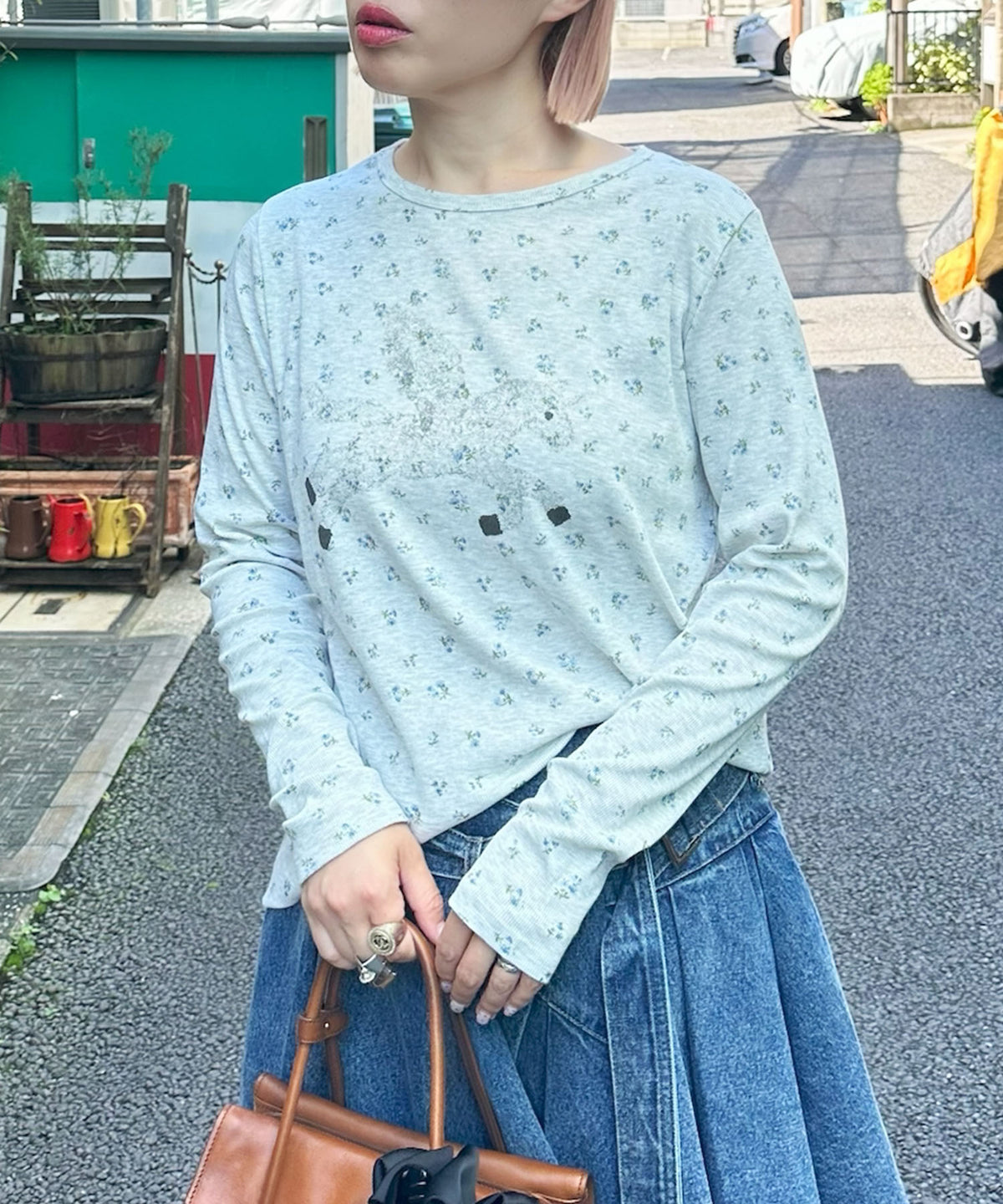 ペガサスが飛んでる小花柄トップス【グレー】