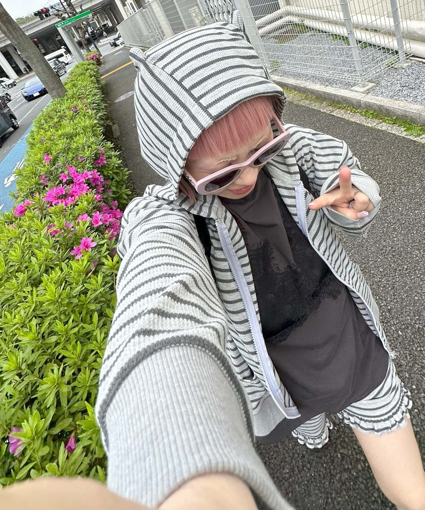 ネコ耳パーカーとフリフリショーパンのセット【グレー】