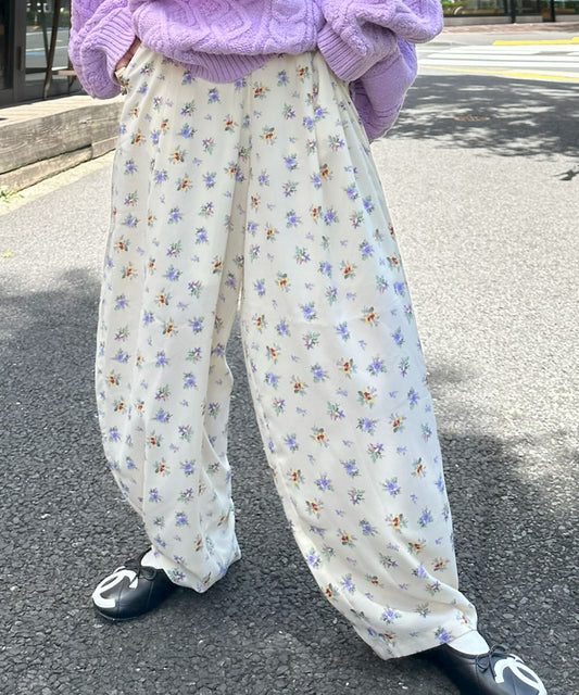 【セットアップで着られる】花柄パジャマゆるパンツ【オフホワイト】