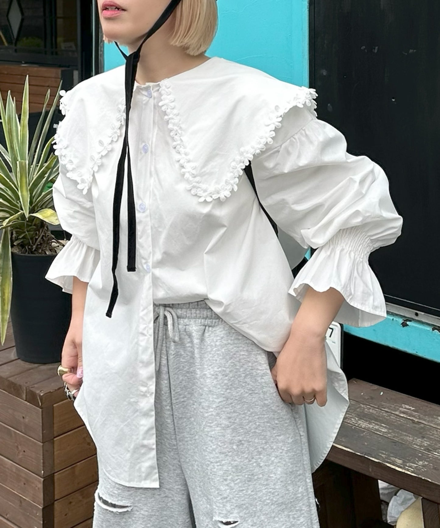 お花モチーフBig衿ブラウス【オフホワイト】