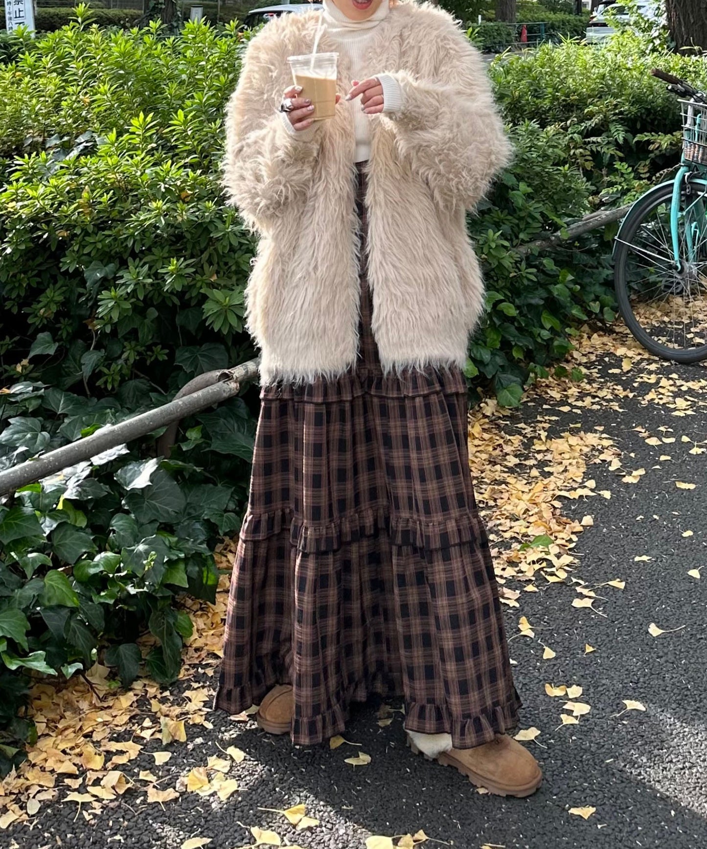 ふっさふさ過ぎるBIGカーデ【ベージュ】