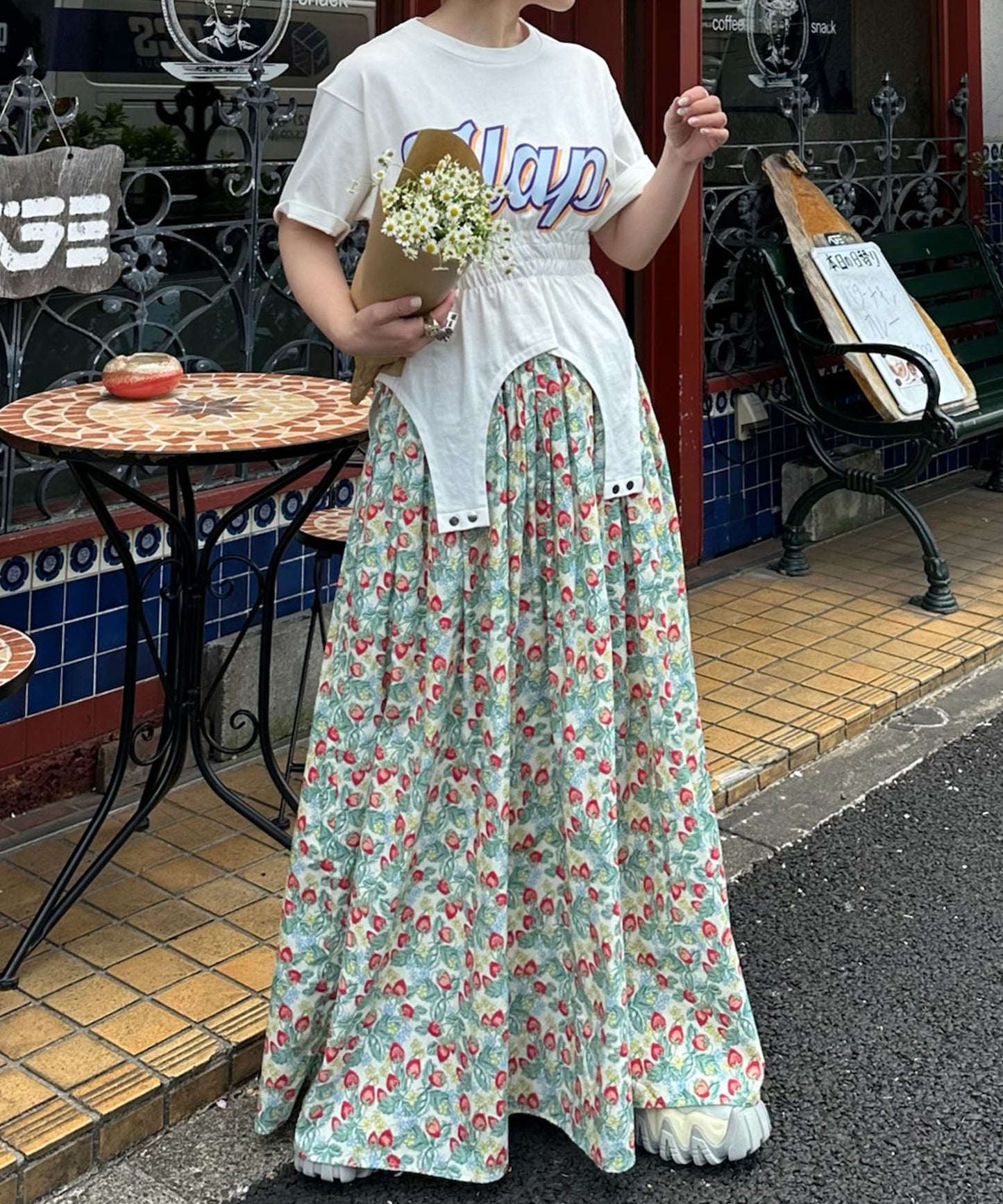 いろんな柄ロングスカート【オフホワイト/ いちご柄】