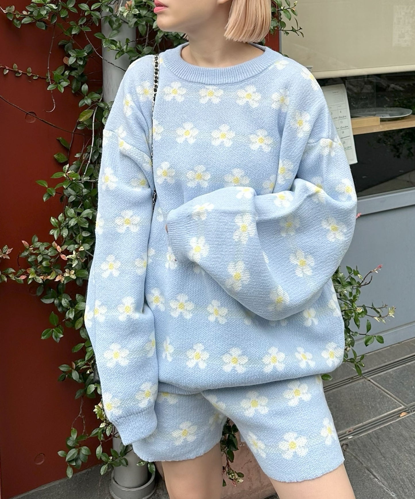 【セットアップで着られる】お花のニットトップス【サックスブルー】