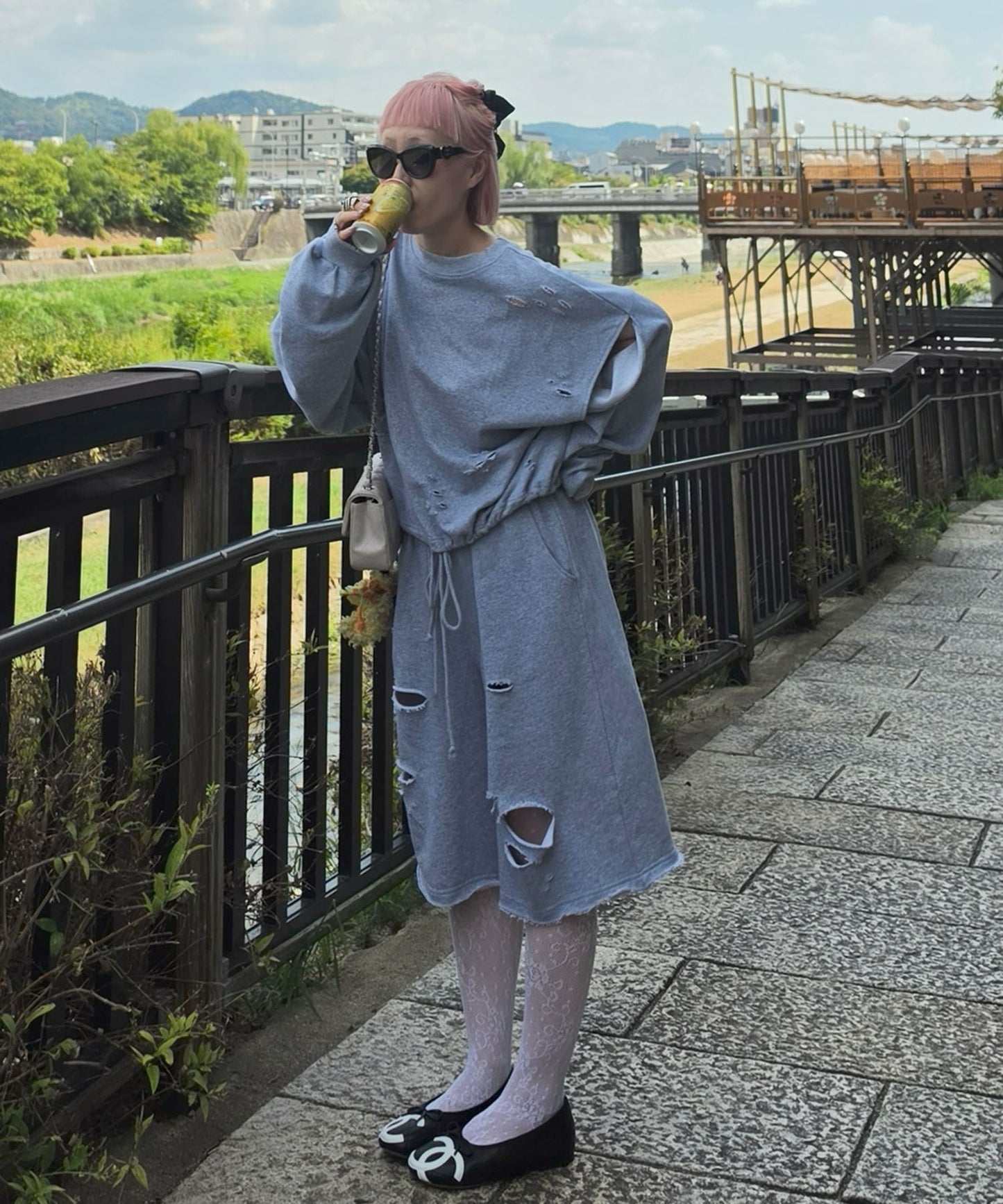 ダメージいっぱい袖スリットスウェット【グレー】