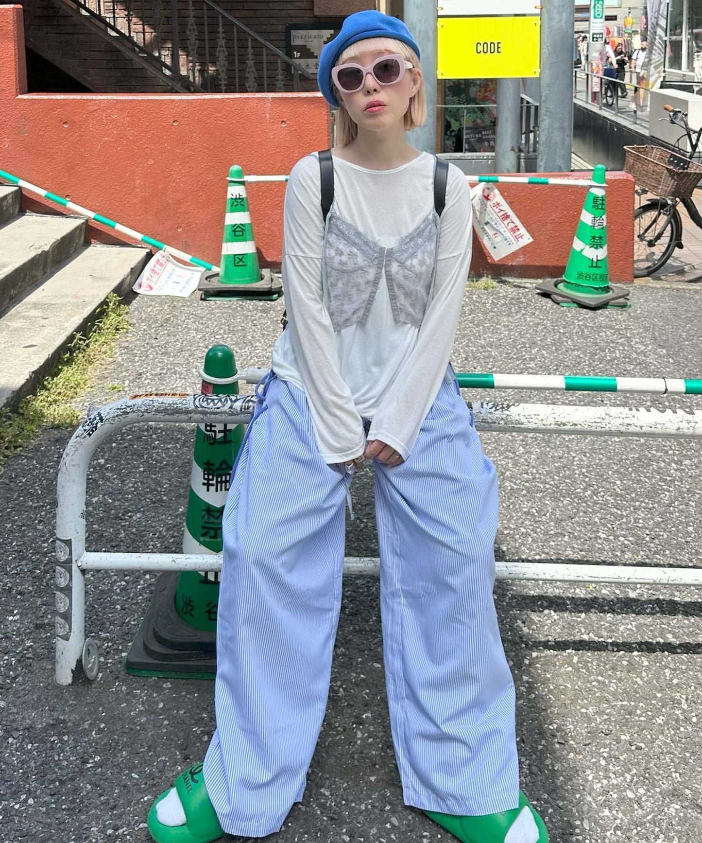 サイドレースアップストライプパンツ【サックスブルー】
