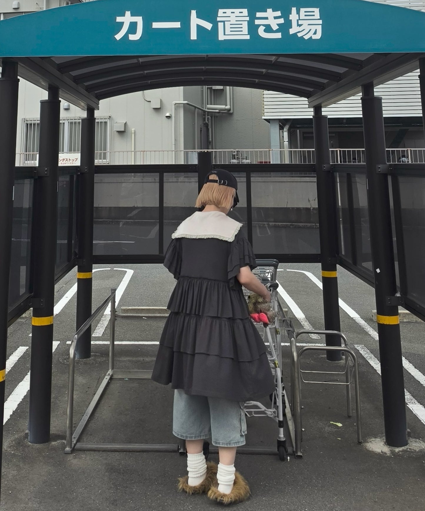 【復刻！】半袖になったフリフリカットワンピ【スミクロ】