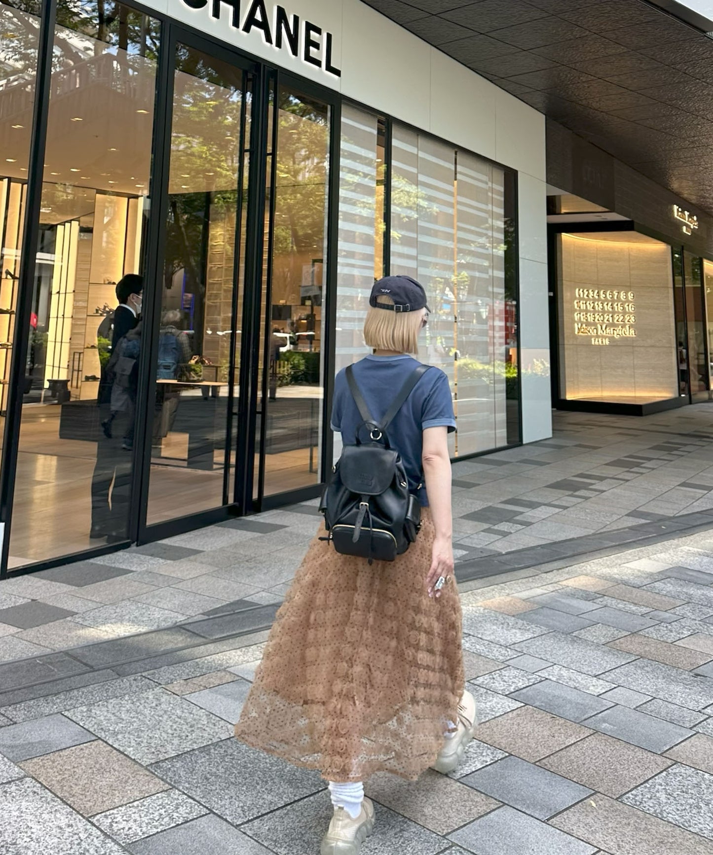 バラモチーフいっぱいのボリュームスカート【キャメル】