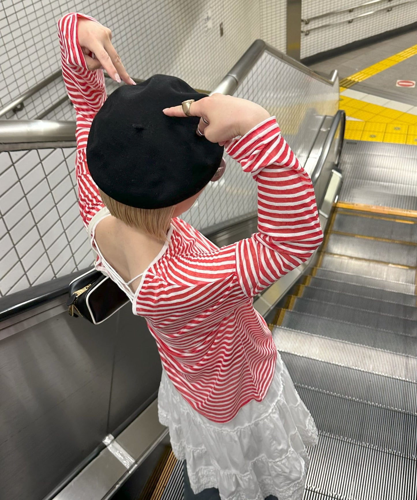 バックレースアップシアーＴ【レッド】