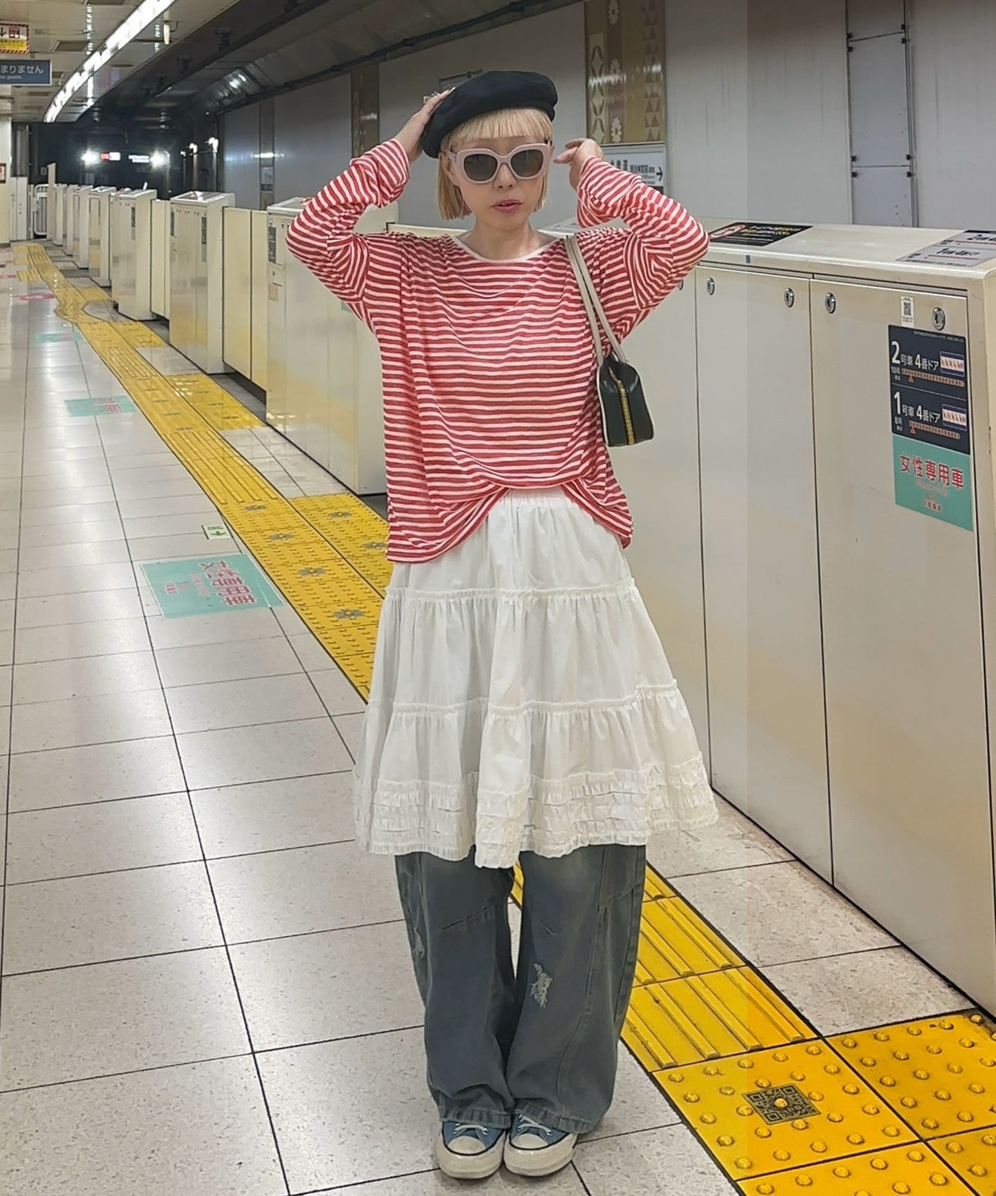 ちょっとだけダメージゆるデニムパンツ【サックスブルー】