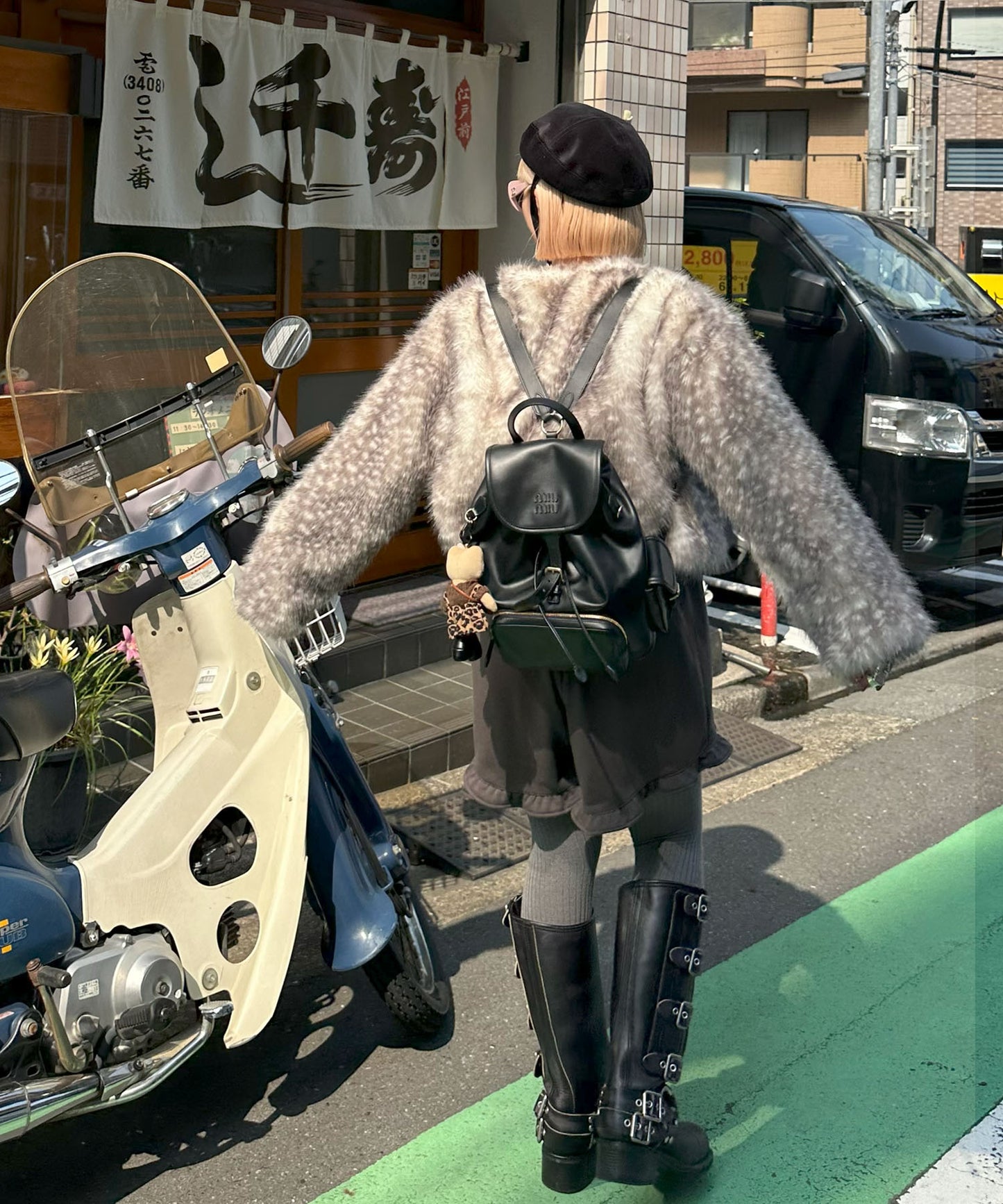ふわっふわの鹿柄ブルゾン【グレー】