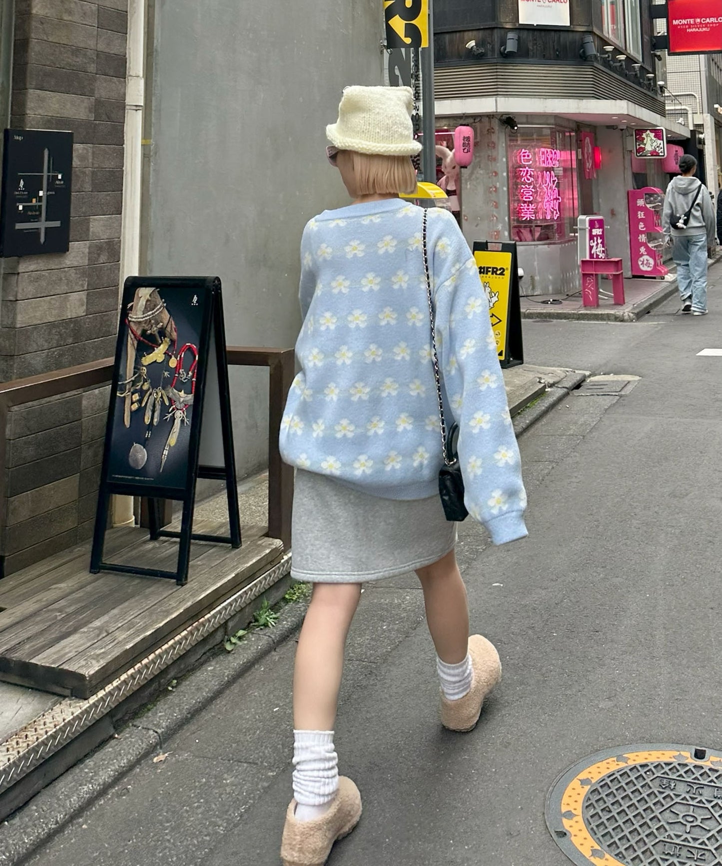 【セットアップで着られる】お花のニットトップス【サックスブルー】