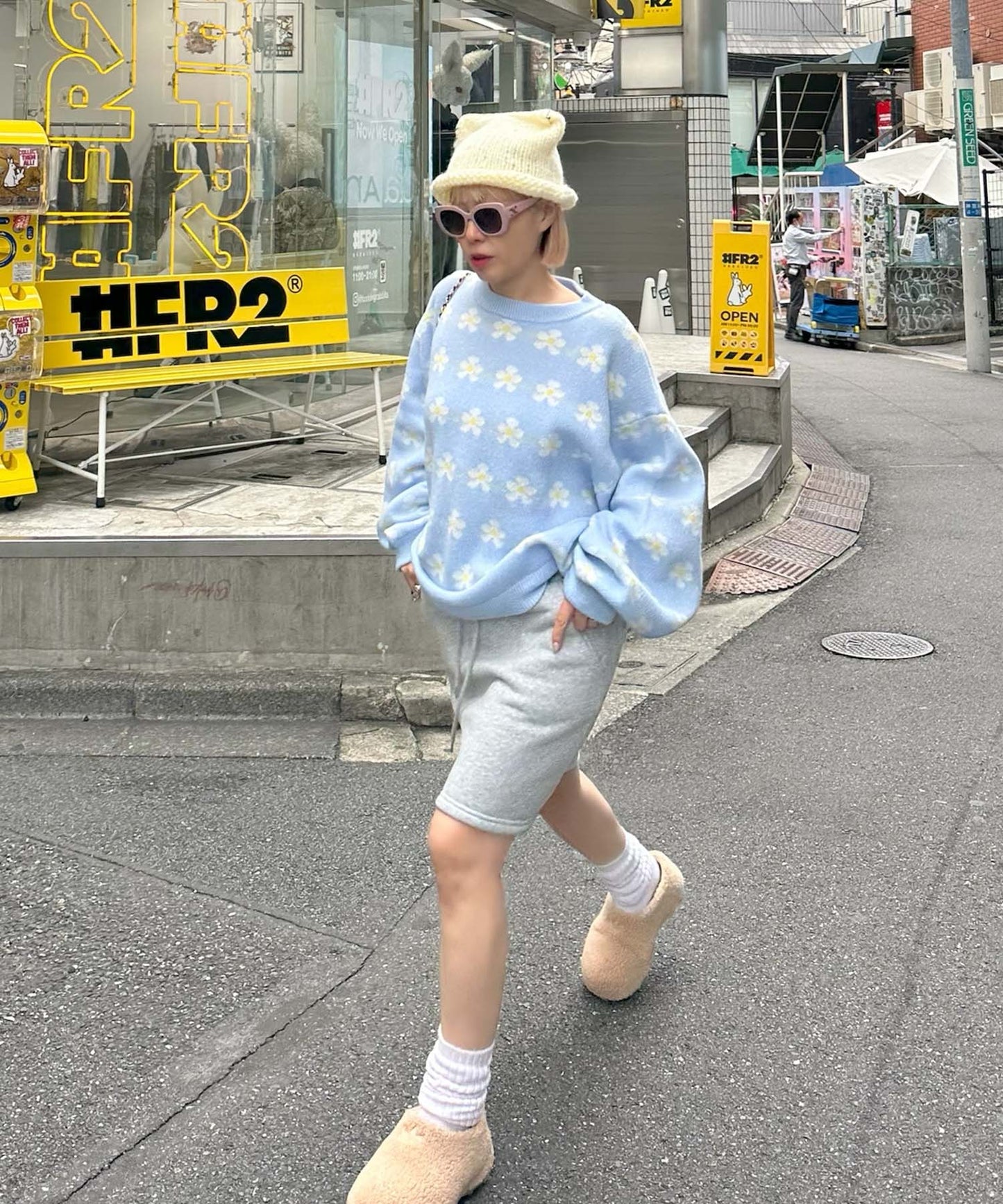 【セットアップで着られる】お花のニットトップス【サックスブルー】
