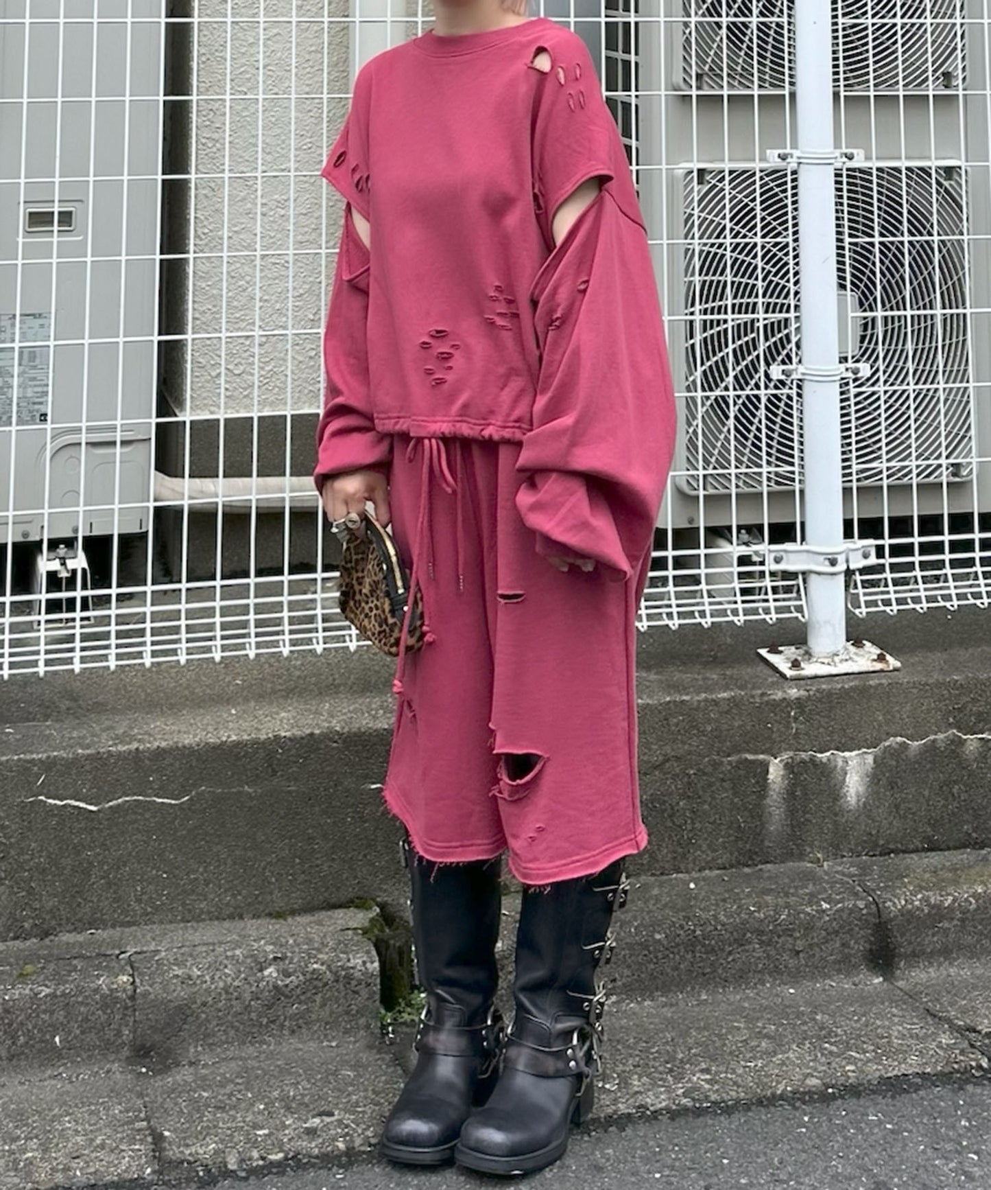ダメージいっぱい袖スリットスウェット【ボルドー】