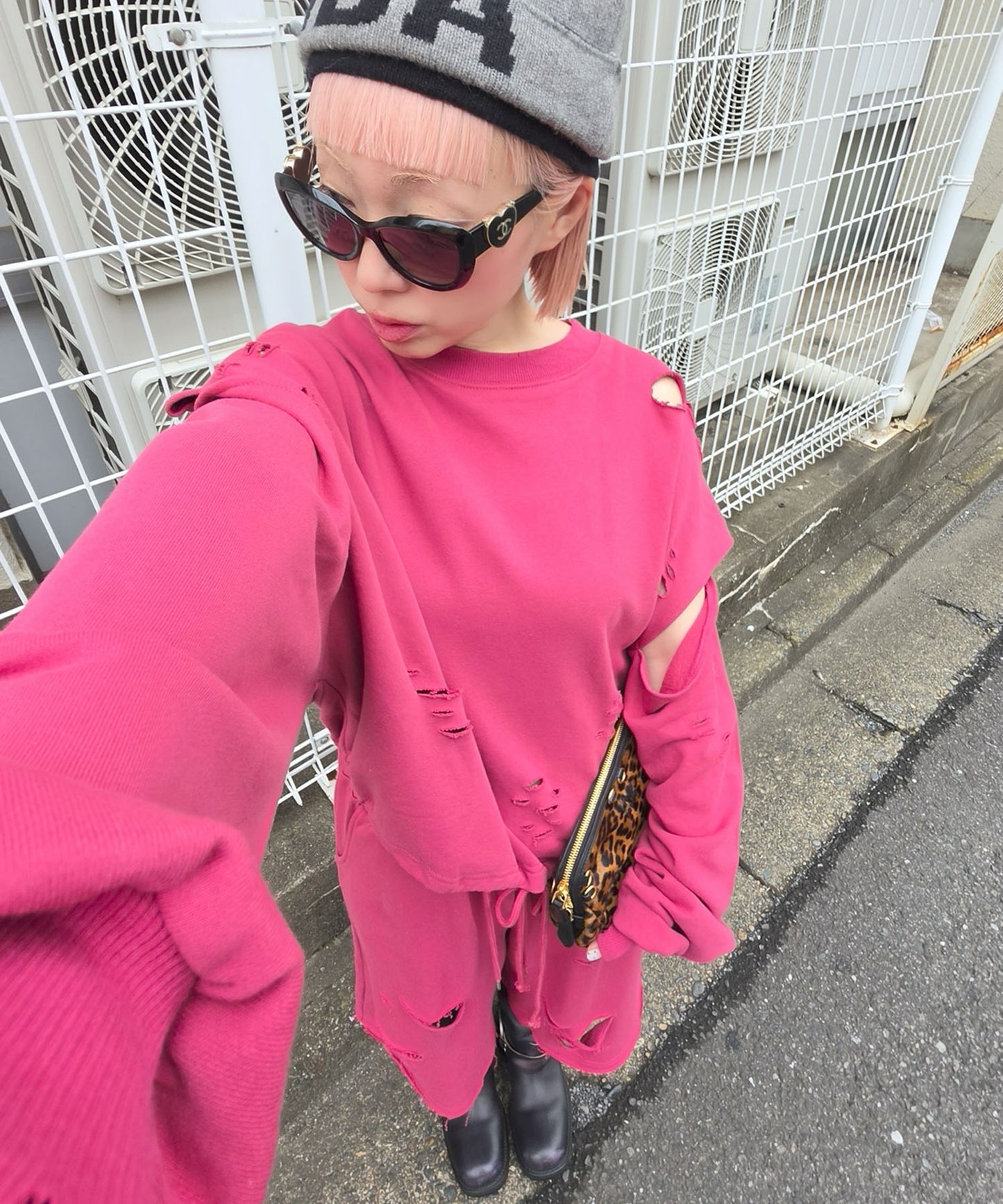 ダメージいっぱい袖スリットスウェット【ボルドー】