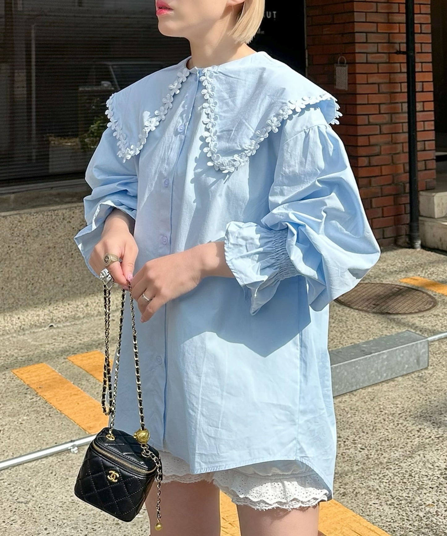 お花モチーフBig衿ブラウス【サックスブルー】