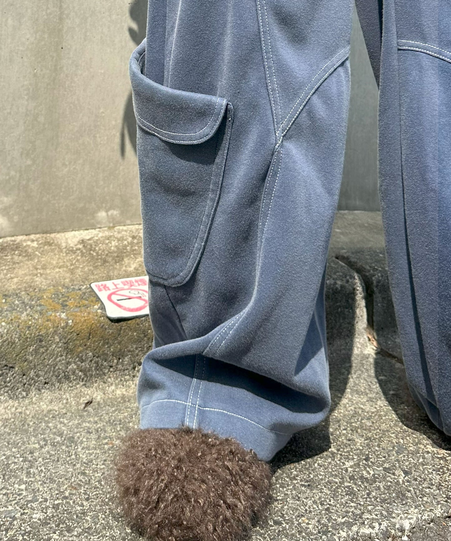 ウォッシュ加工のイージーパンツ【ブルー】