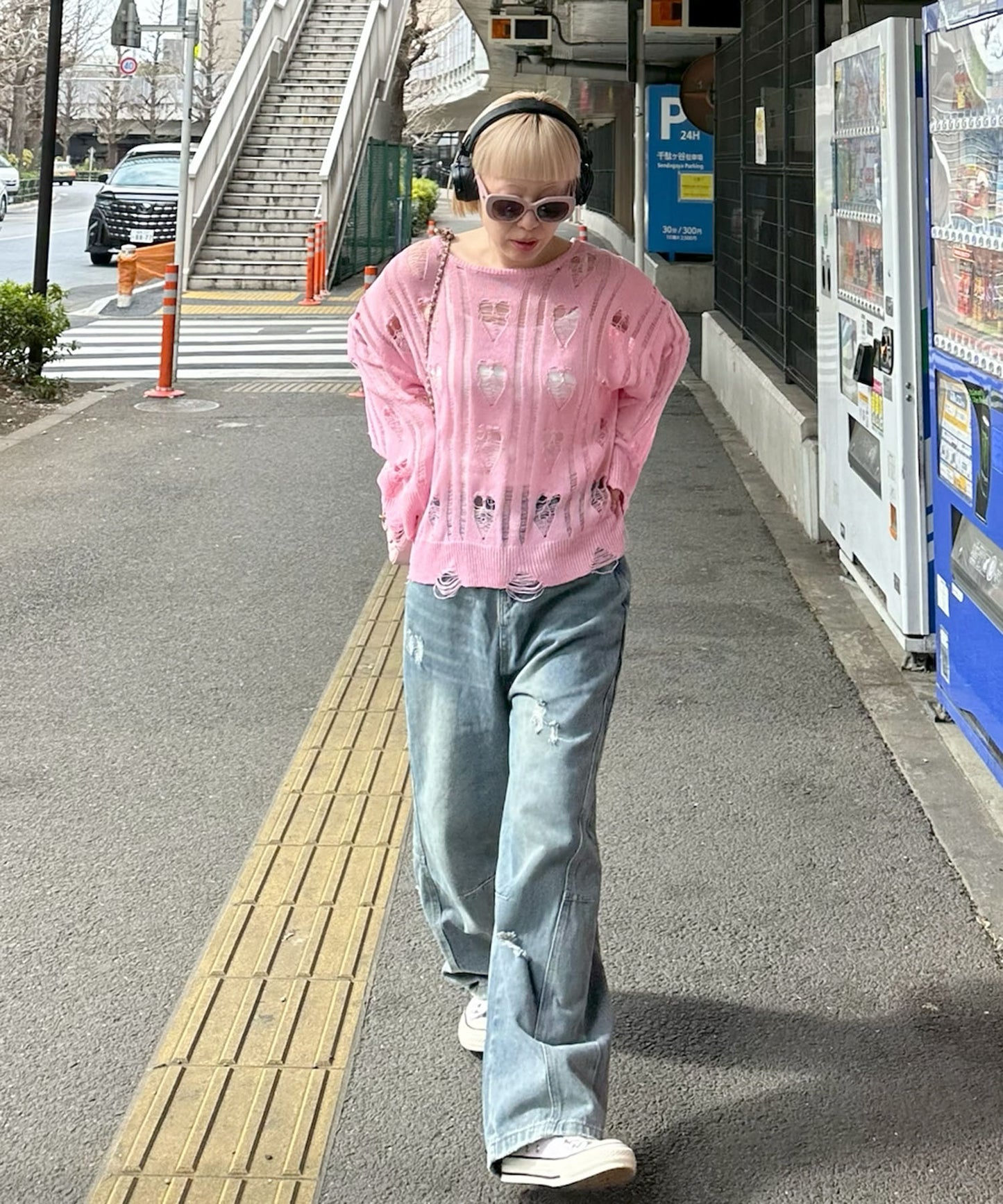 ちょっとだけダメージゆるデニムパンツ【サックスブルー】