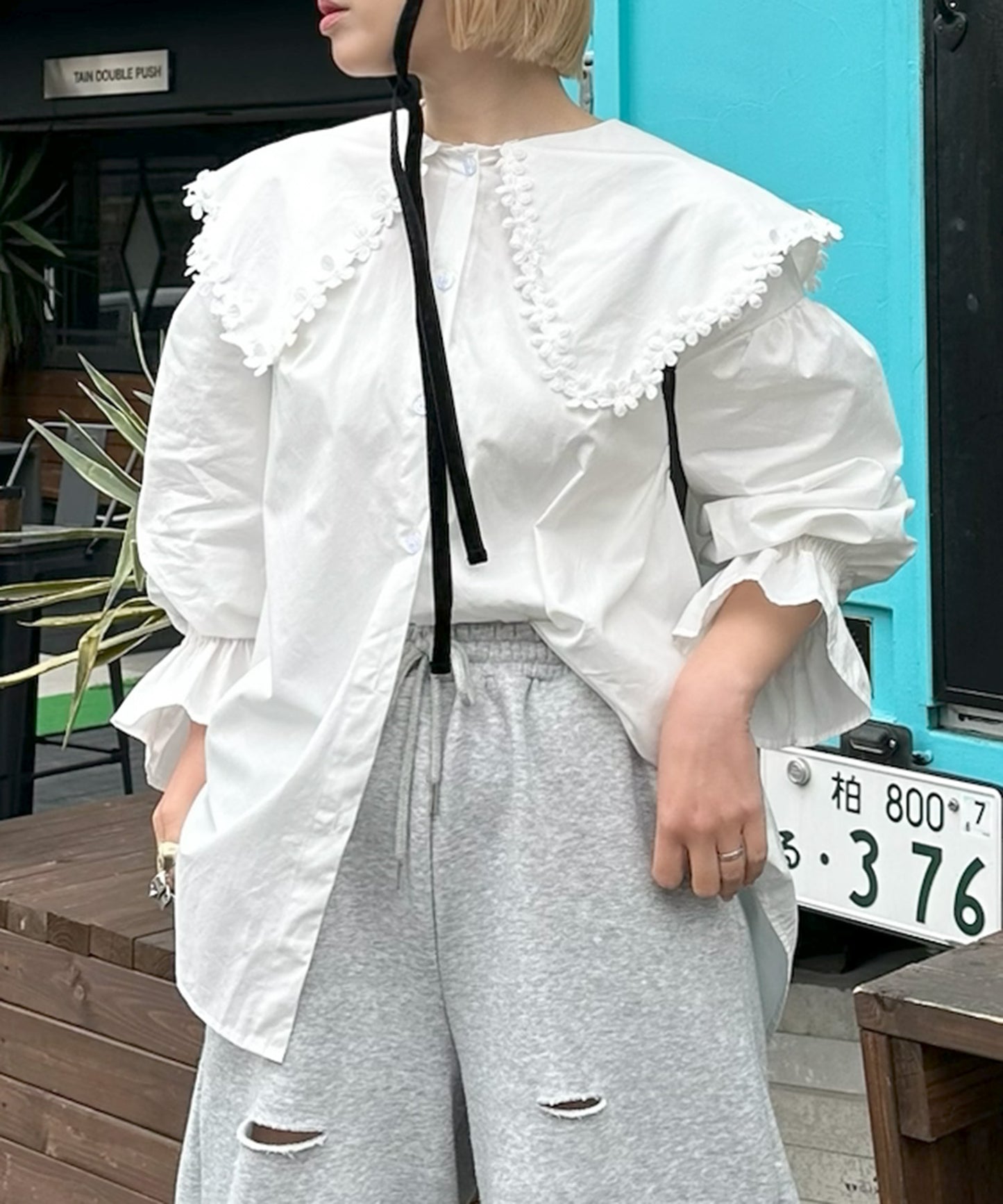 お花モチーフBig衿ブラウス【オフホワイト】