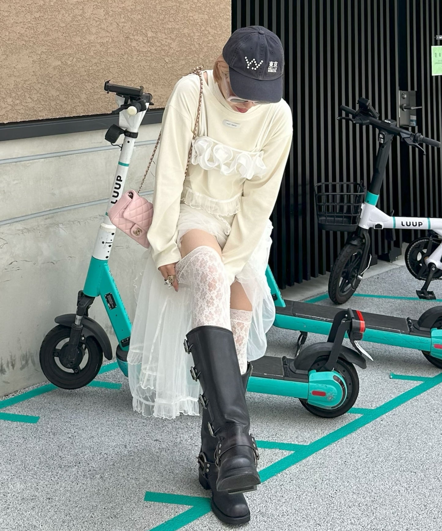 サテンのお花風ビスチェ【オフホワイト】