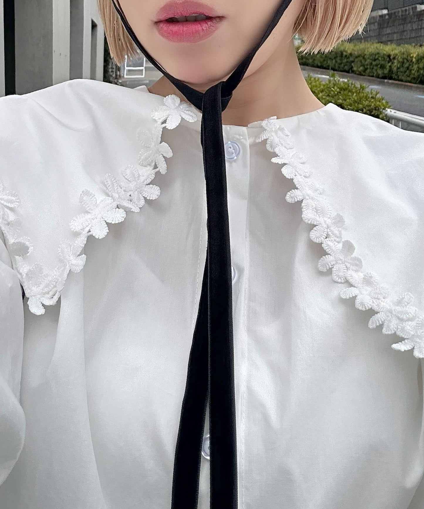 お花モチーフBig衿ブラウス【オフホワイト】