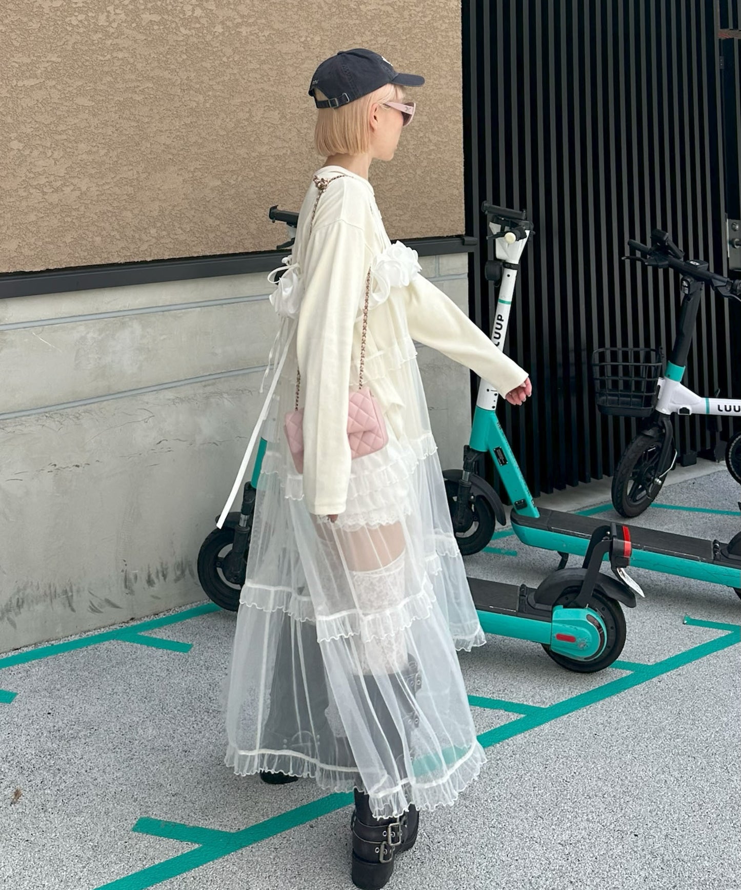 サテンのお花風ビスチェ【オフホワイト】