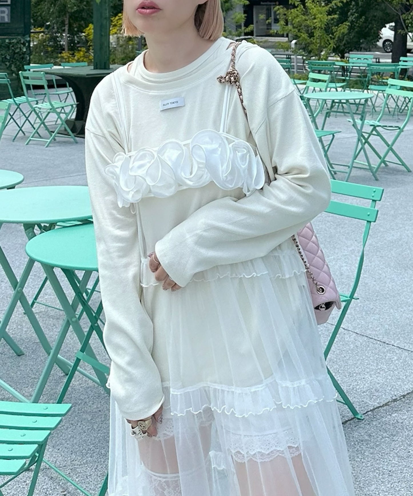 サテンのお花風ビスチェ【オフホワイト】