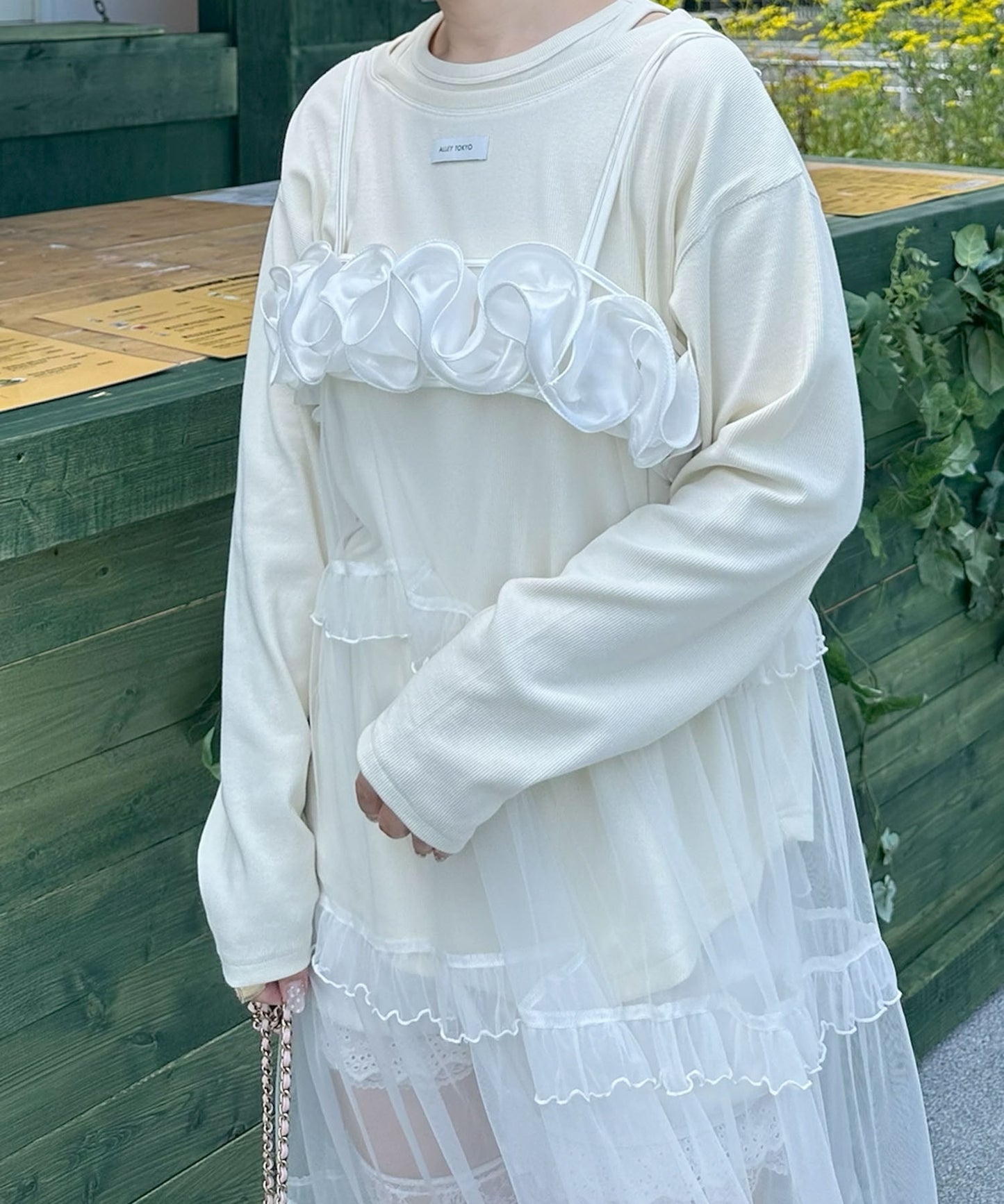 サテンのお花風ビスチェ【オフホワイト】