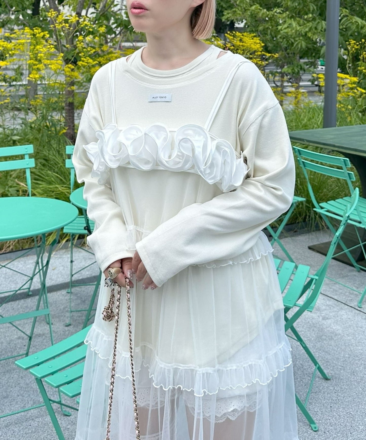 サテンのお花風ビスチェ【オフホワイト】