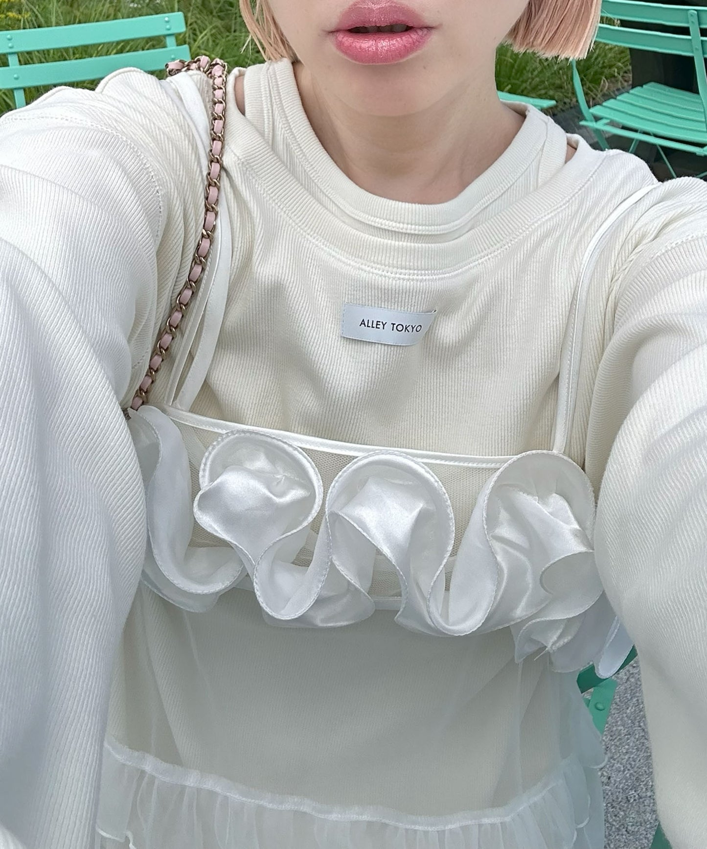 サテンのお花風ビスチェ【オフホワイト】