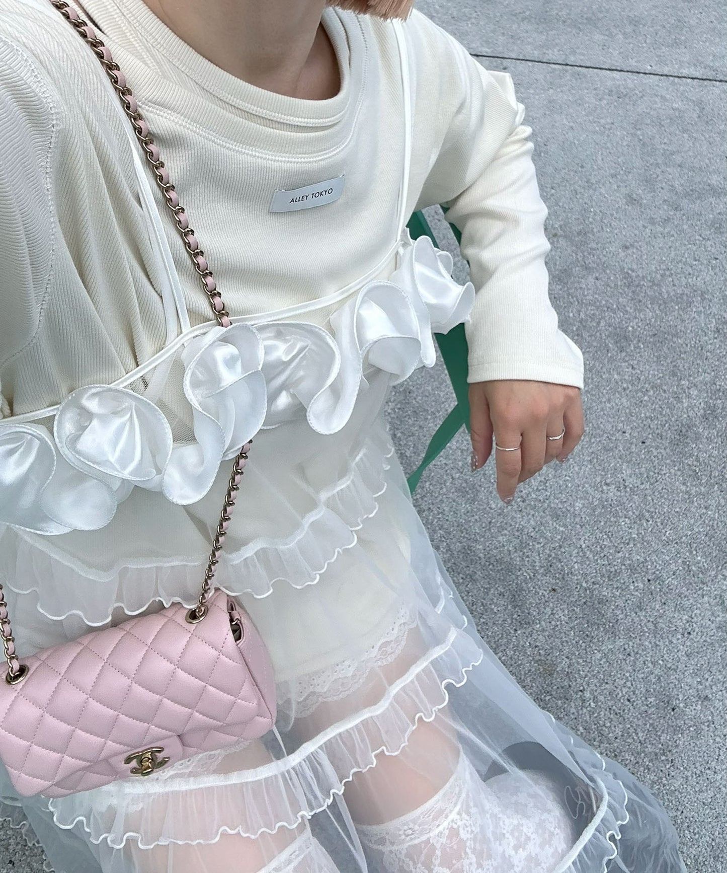 サテンのお花風ビスチェ【オフホワイト】