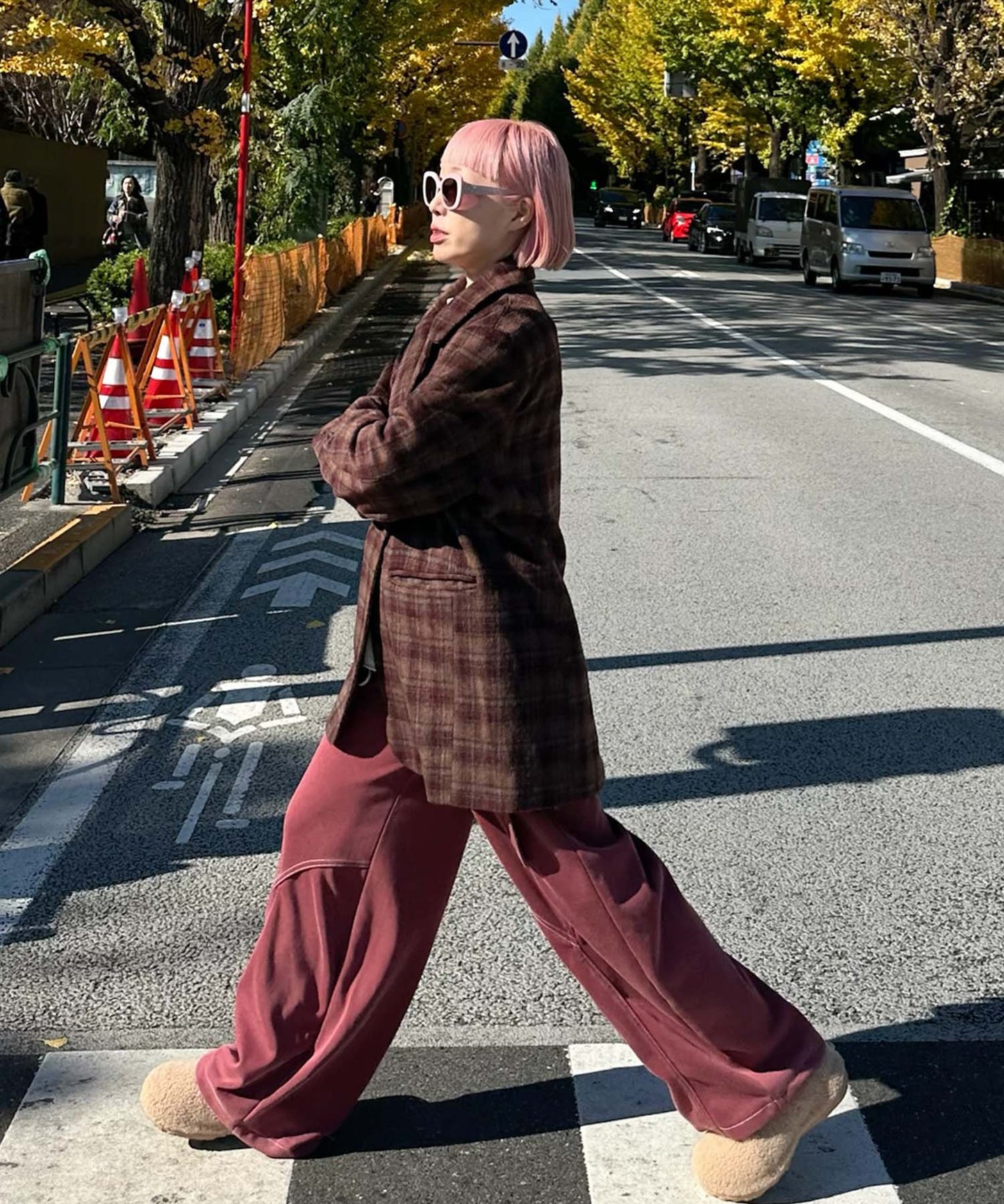 ウォッシュ加工のイージーパンツ【ピンク系】