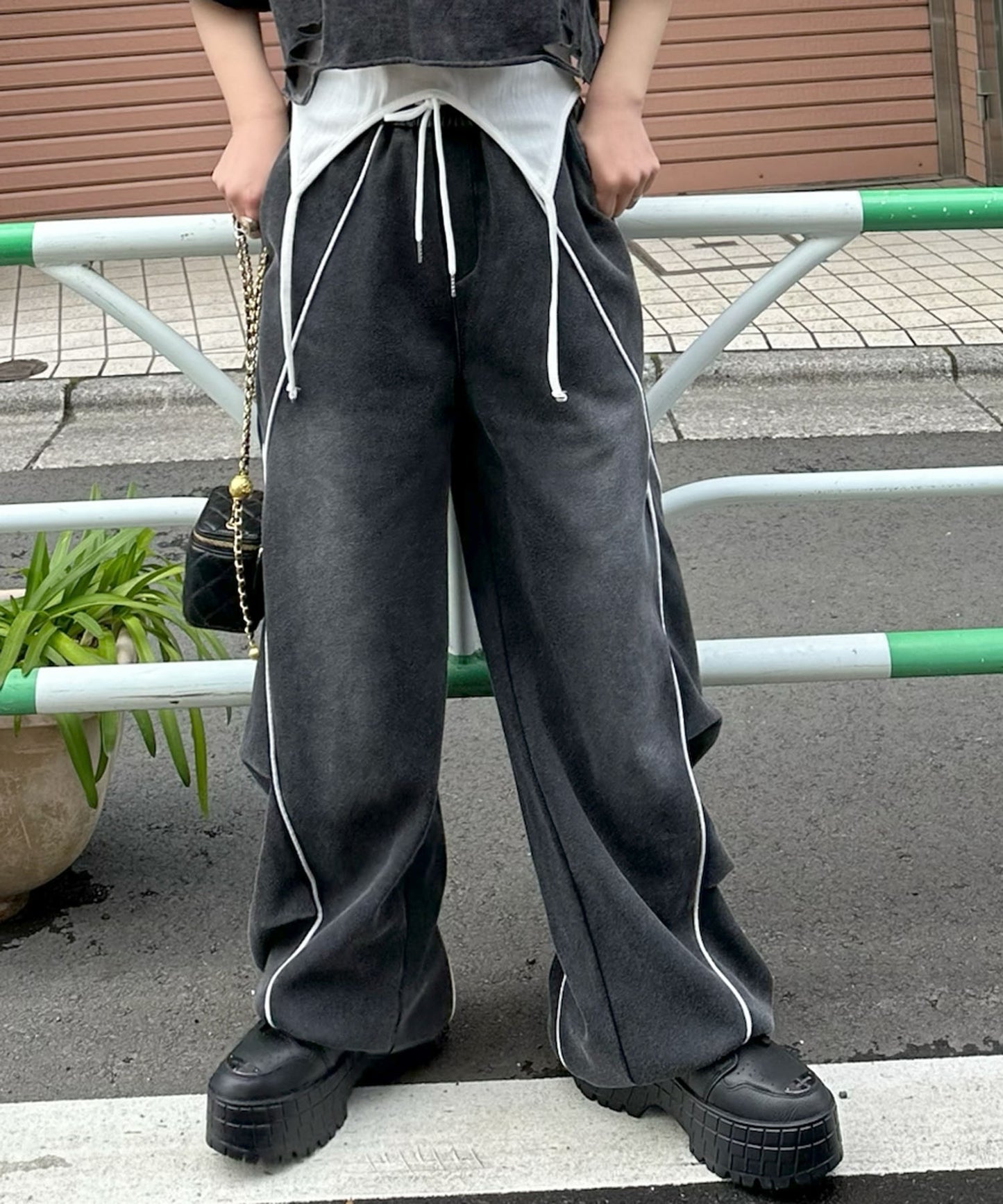 パイピングウォッシュ加工イージーパンツ【ブラック】