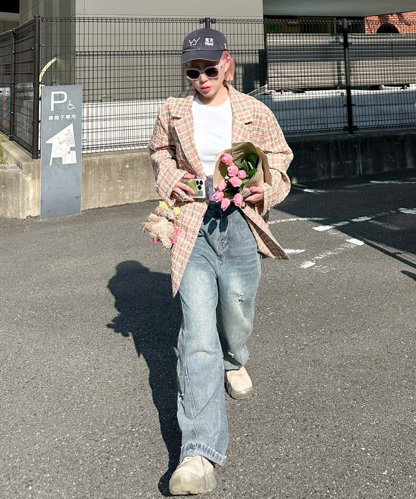 ちょっとだけダメージゆるデニムパンツ【サックスブルー】