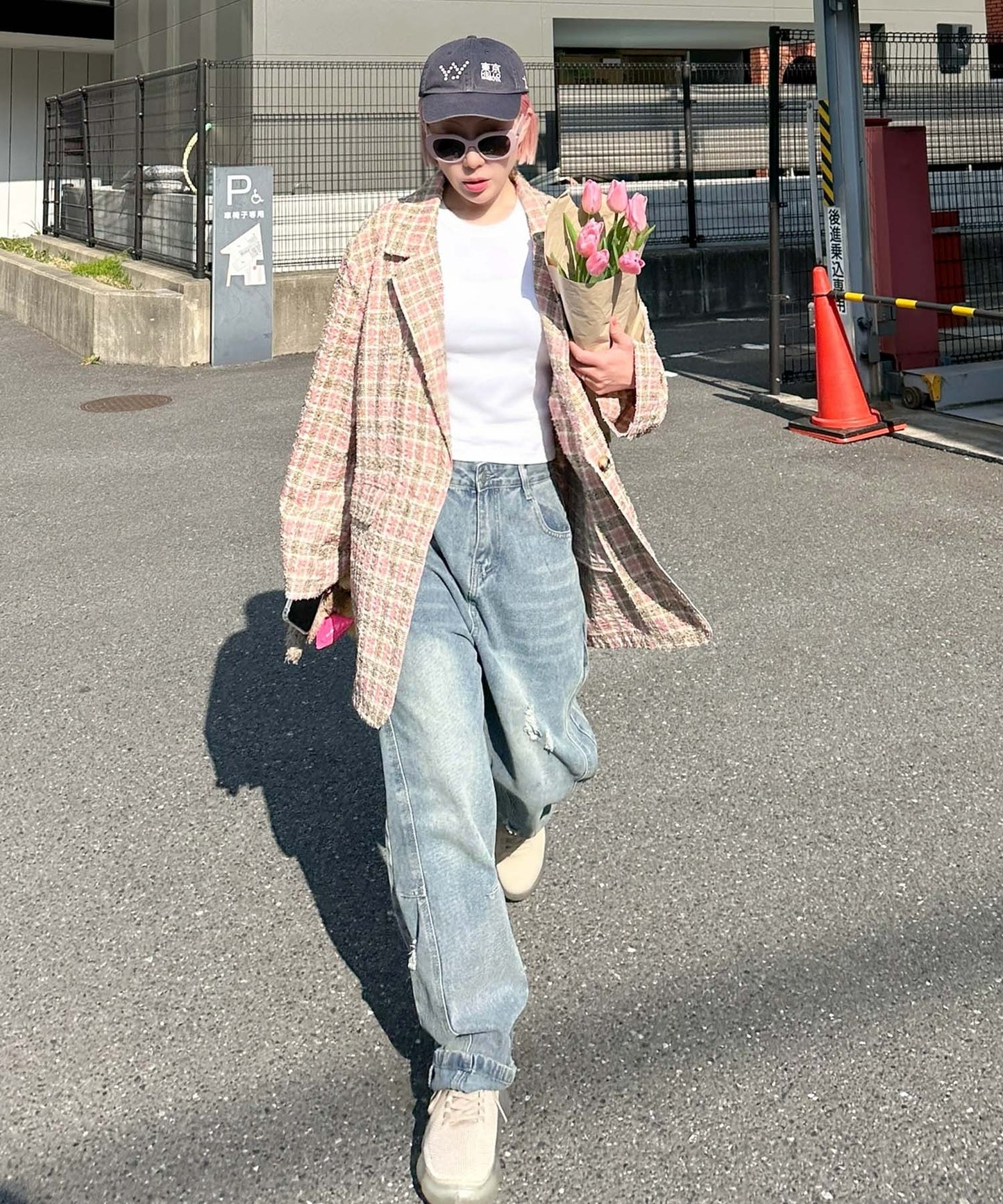 ちょっとだけダメージゆるデニムパンツ【サックスブルー】