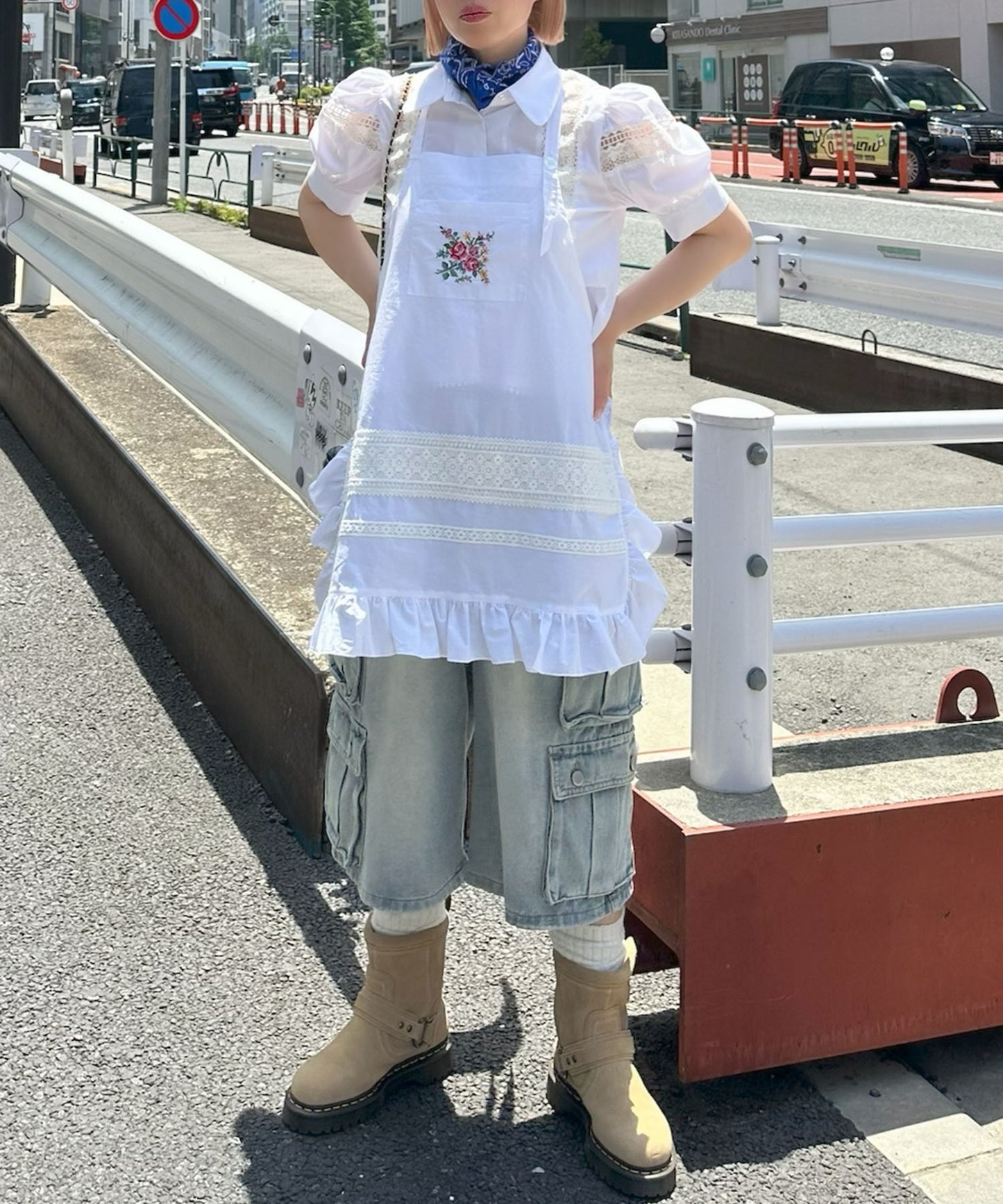 フラワー刺繍フリルエプロン【オフホワイト】