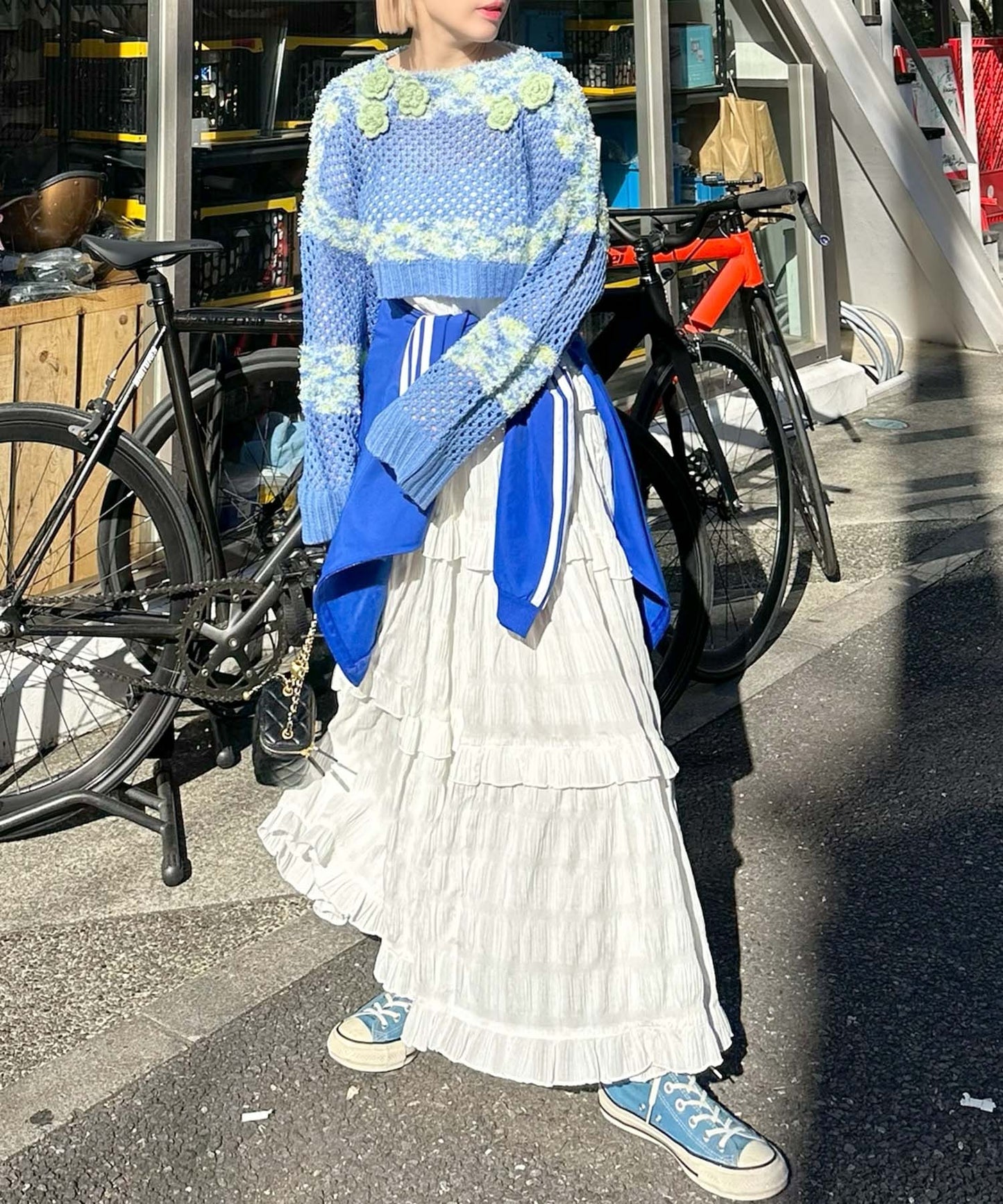 フラワーモチーフメッシュカラフルニット【ブルー】