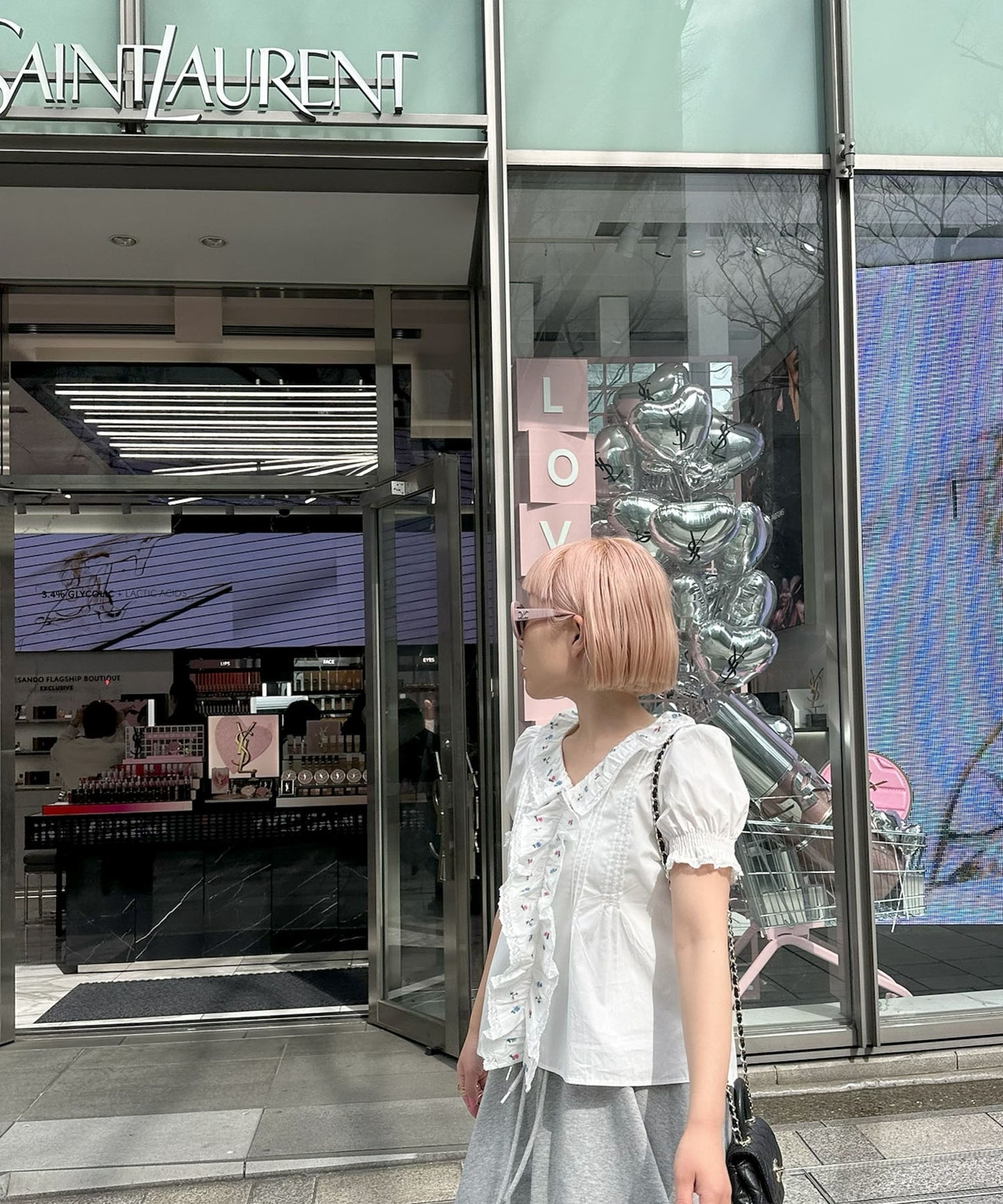 フラワー刺繍ブラウス【オフホワイト】