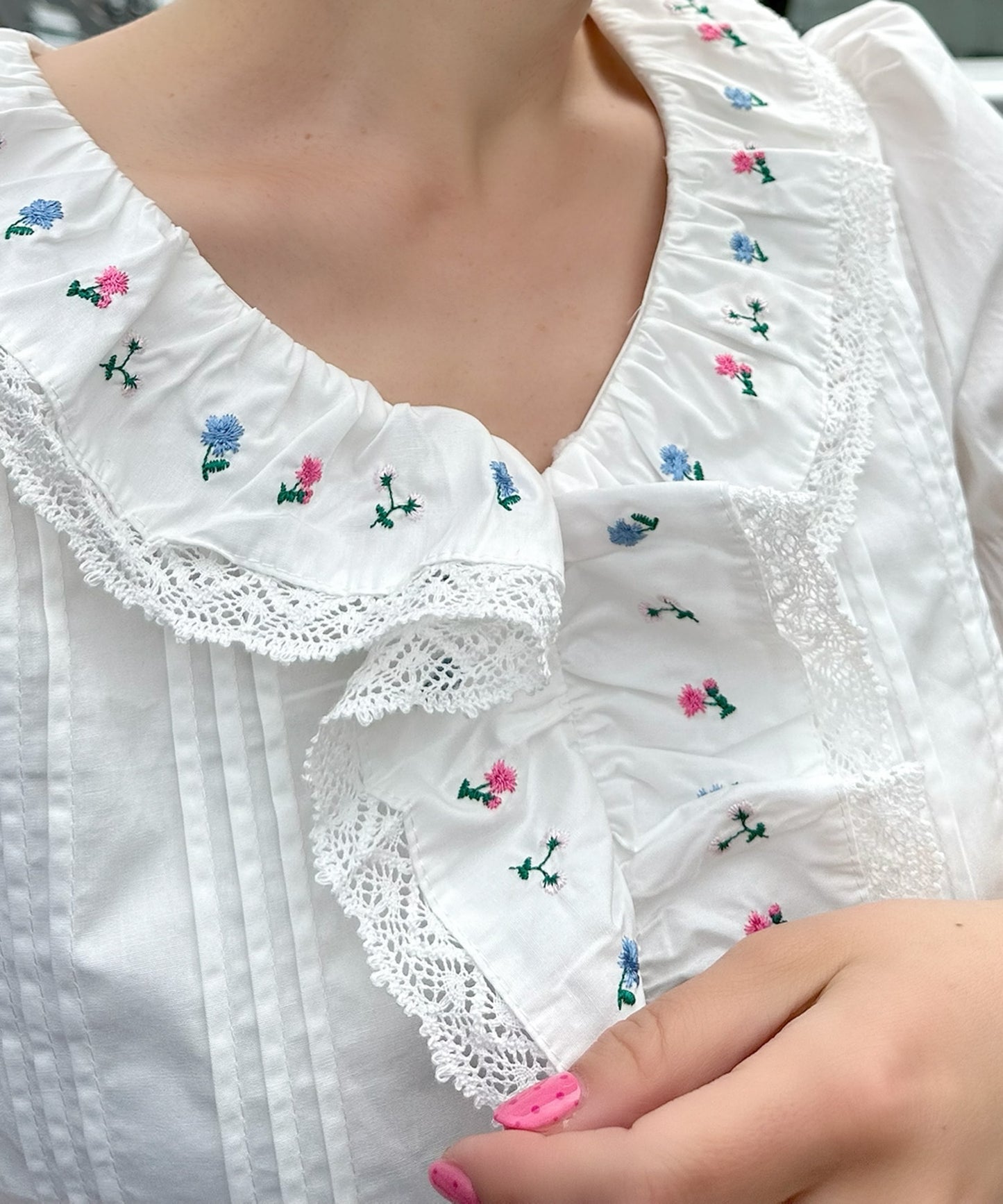 フラワー刺繍ブラウス【オフホワイト】