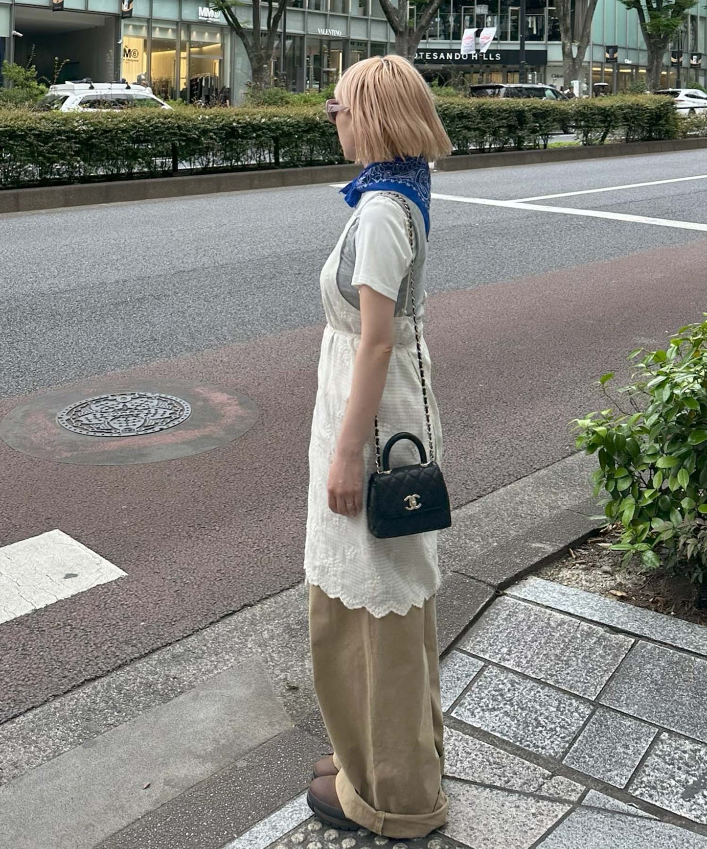 チェック＆刺繍スカラップ巻きエプロン【アイボリー】