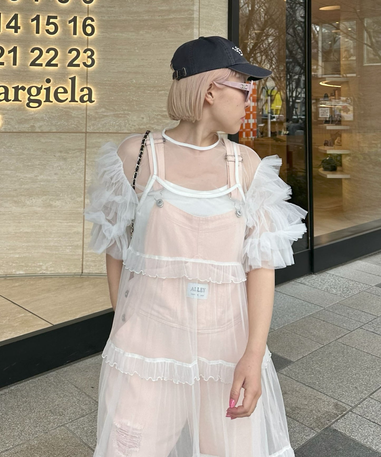 袖フリフリフラメンコシアーブラウス【オフホワイト】