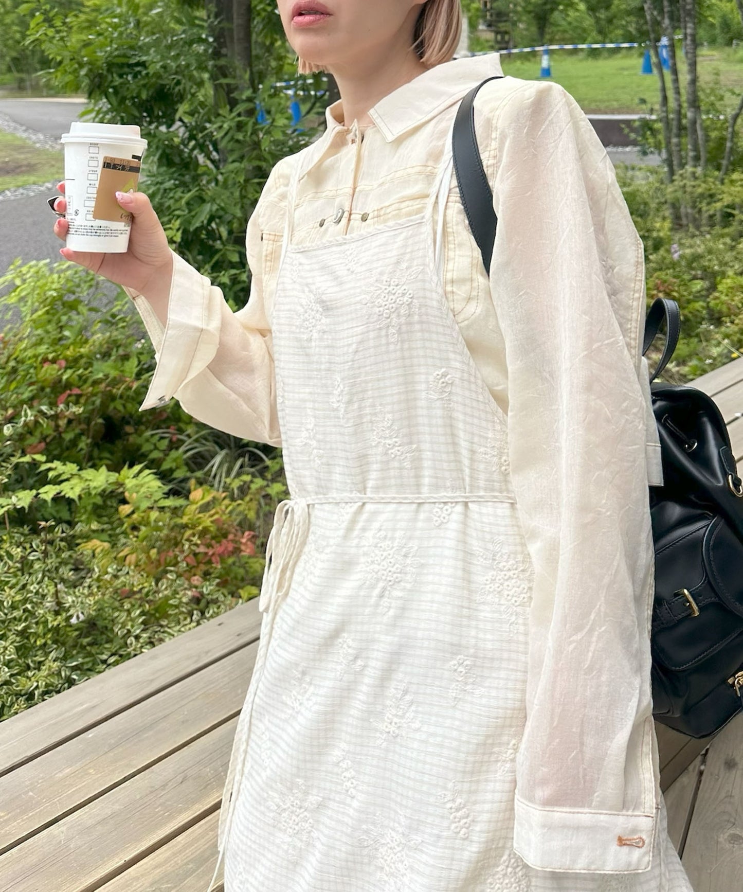 チェック＆刺繍スカラップ巻きエプロン【アイボリー】