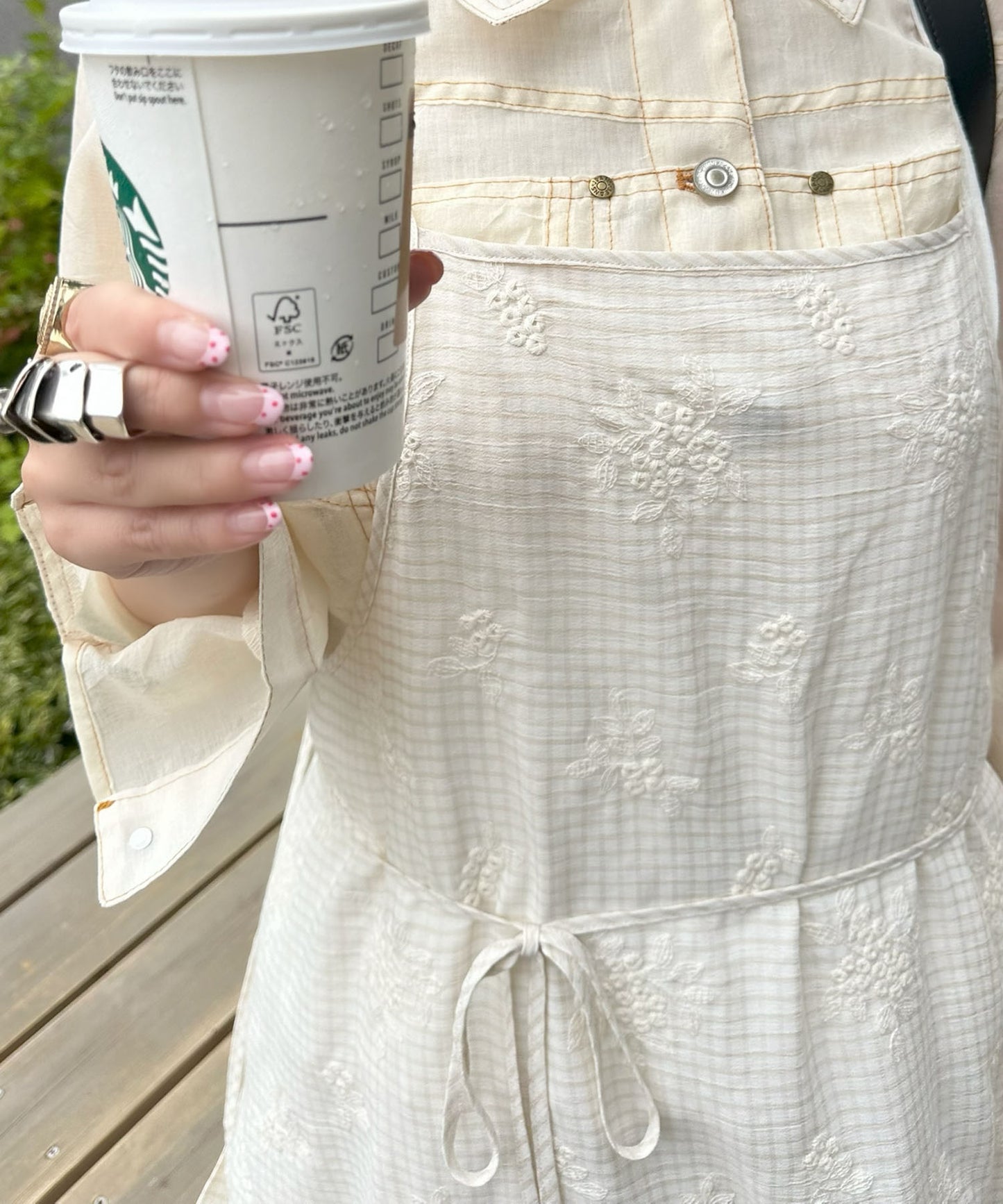 チェック＆刺繍スカラップ巻きエプロン【アイボリー】