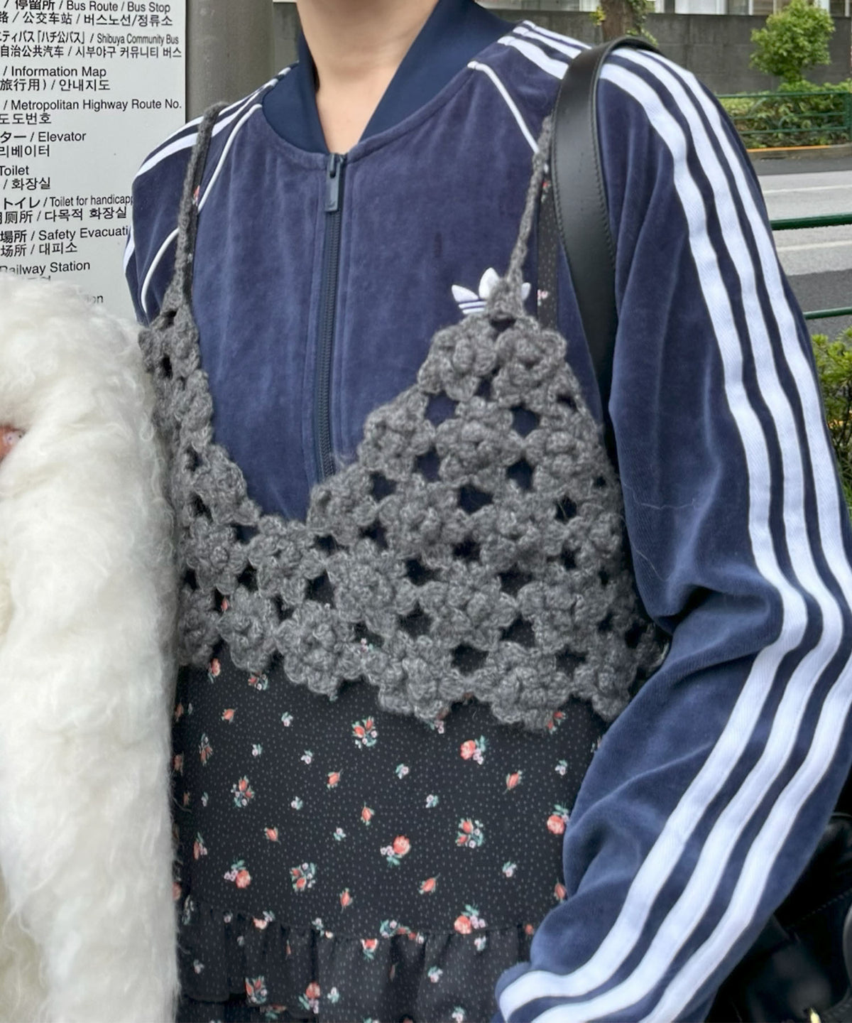 お花のかぎ針ビスチェ【ダークグレー】