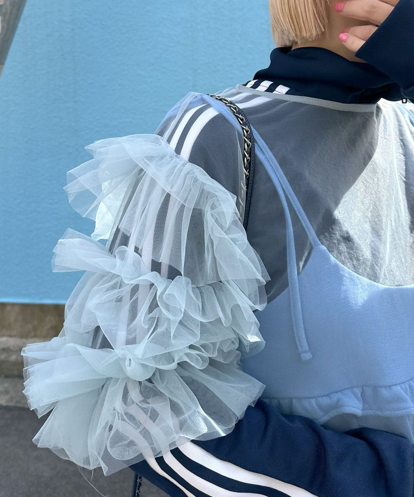 袖フリフリフラメンコシアーブラウス【サックスブルー】