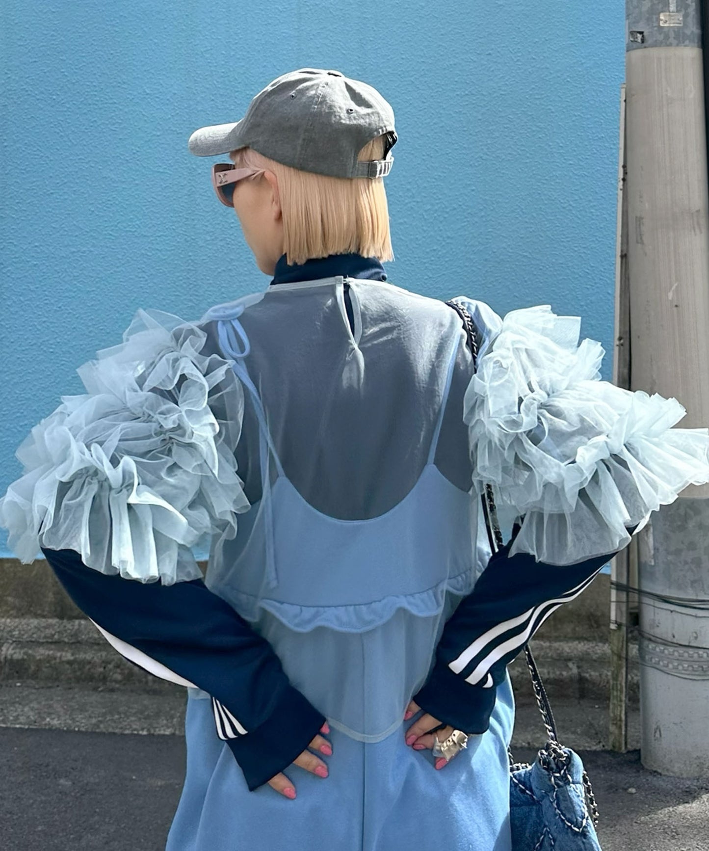 袖フリフリフラメンコシアーブラウス【サックスブルー】