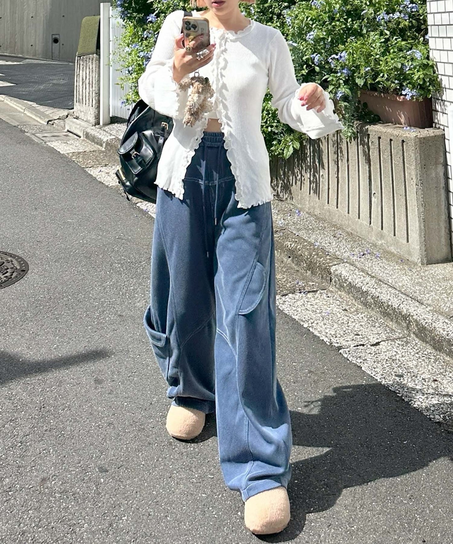 ウォッシュ加工のイージーパンツ【ブルー】