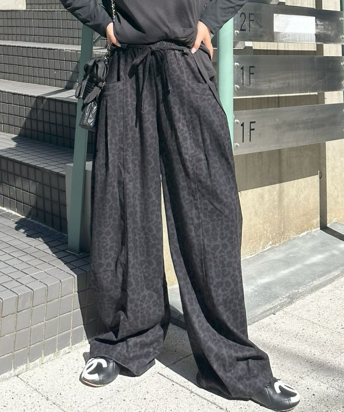 レオパード柄フロントタックパンツ【グレー】
