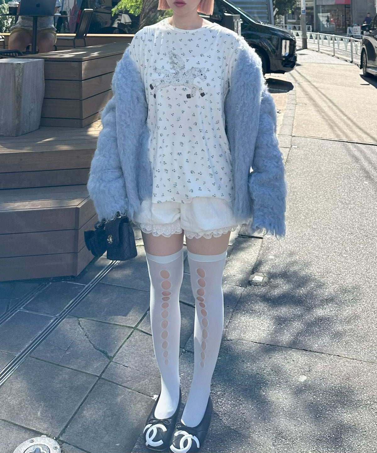 ペガサスが飛んでる小花柄トップス【オフホワイト】