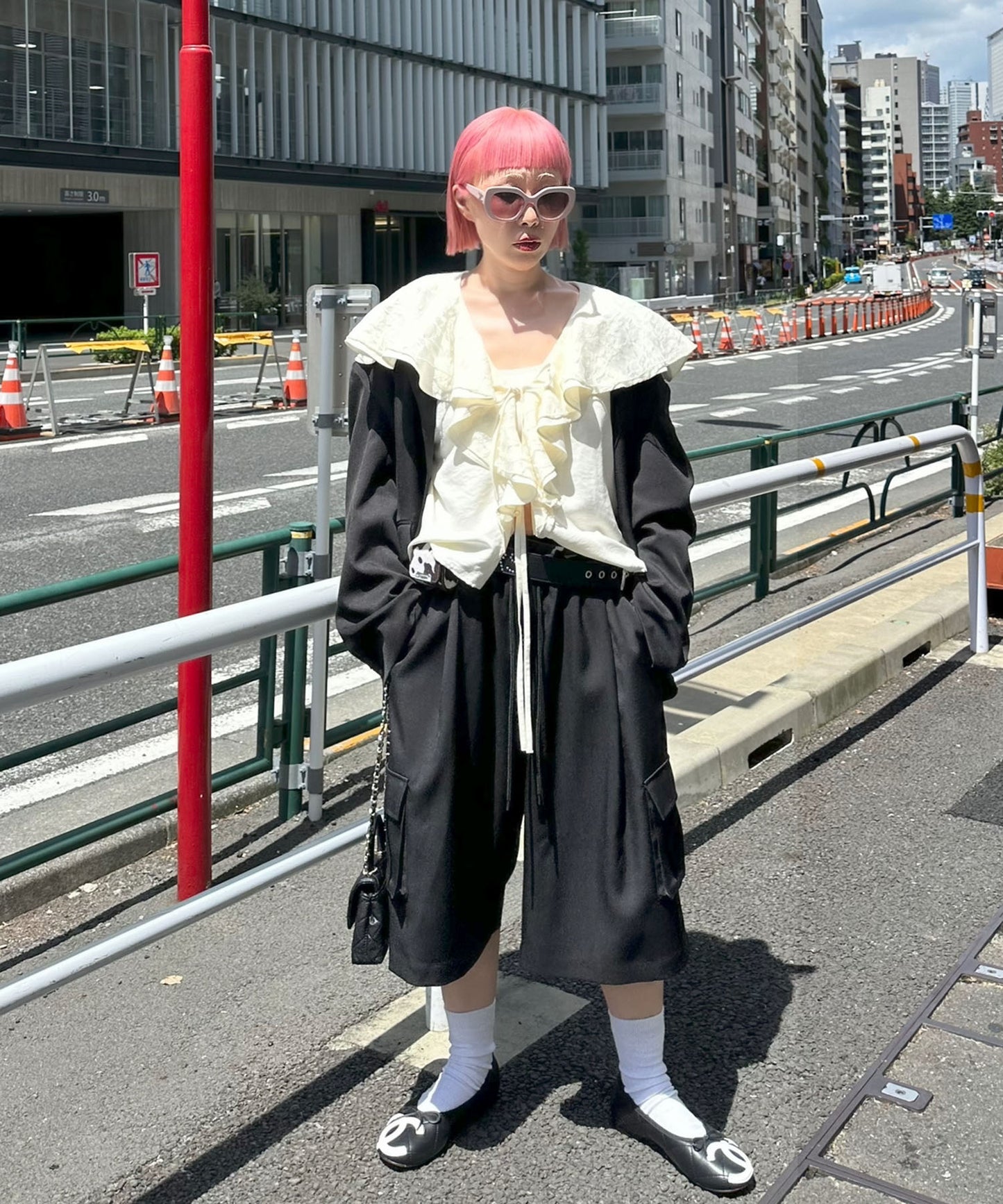 【セットアップで着られる】けっこうおっきめのカーゴタイプゆるハーパン【ブラック】