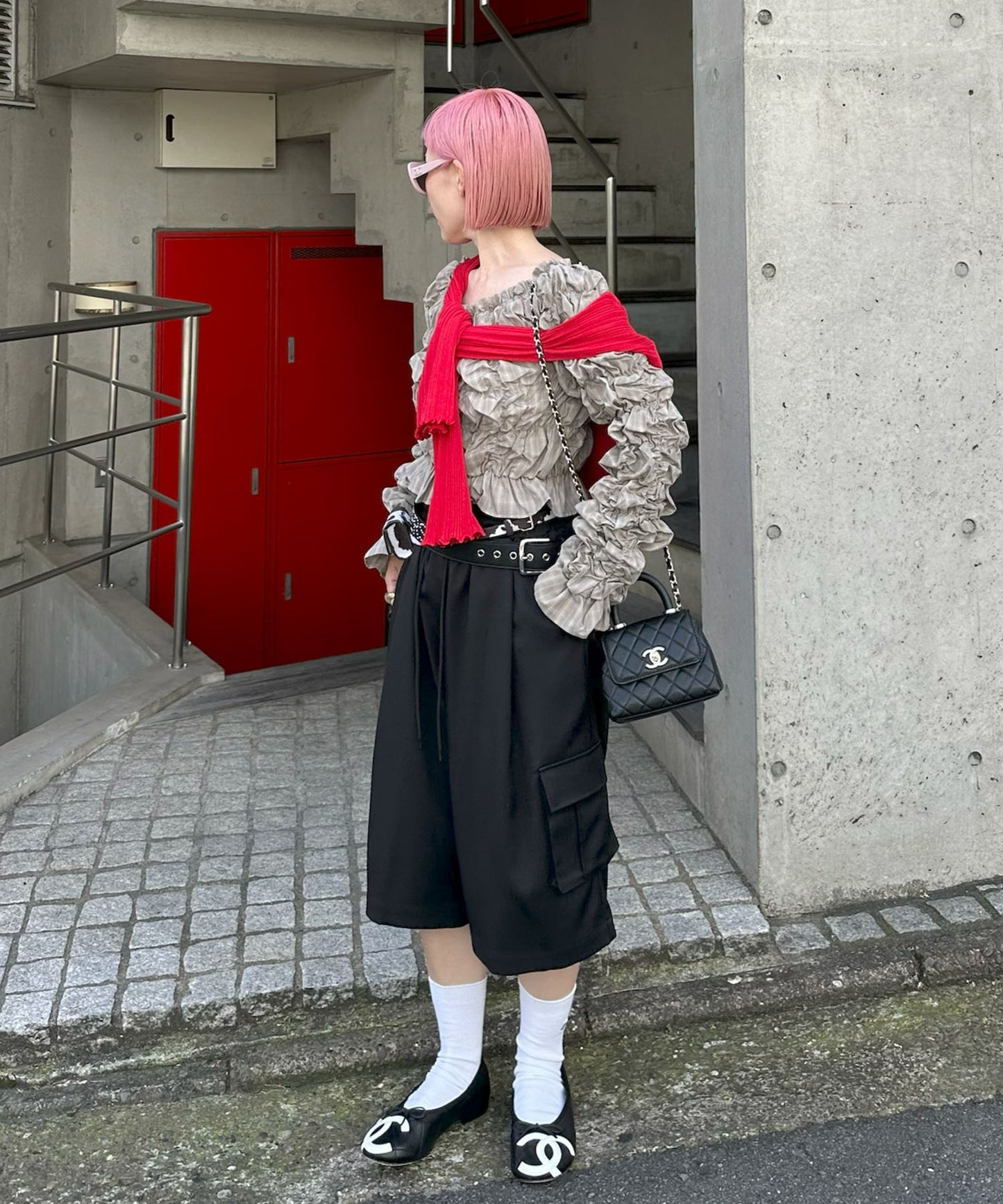 【セットアップで着られる】けっこうおっきめのカーゴタイプゆるハーパン【ブラック】